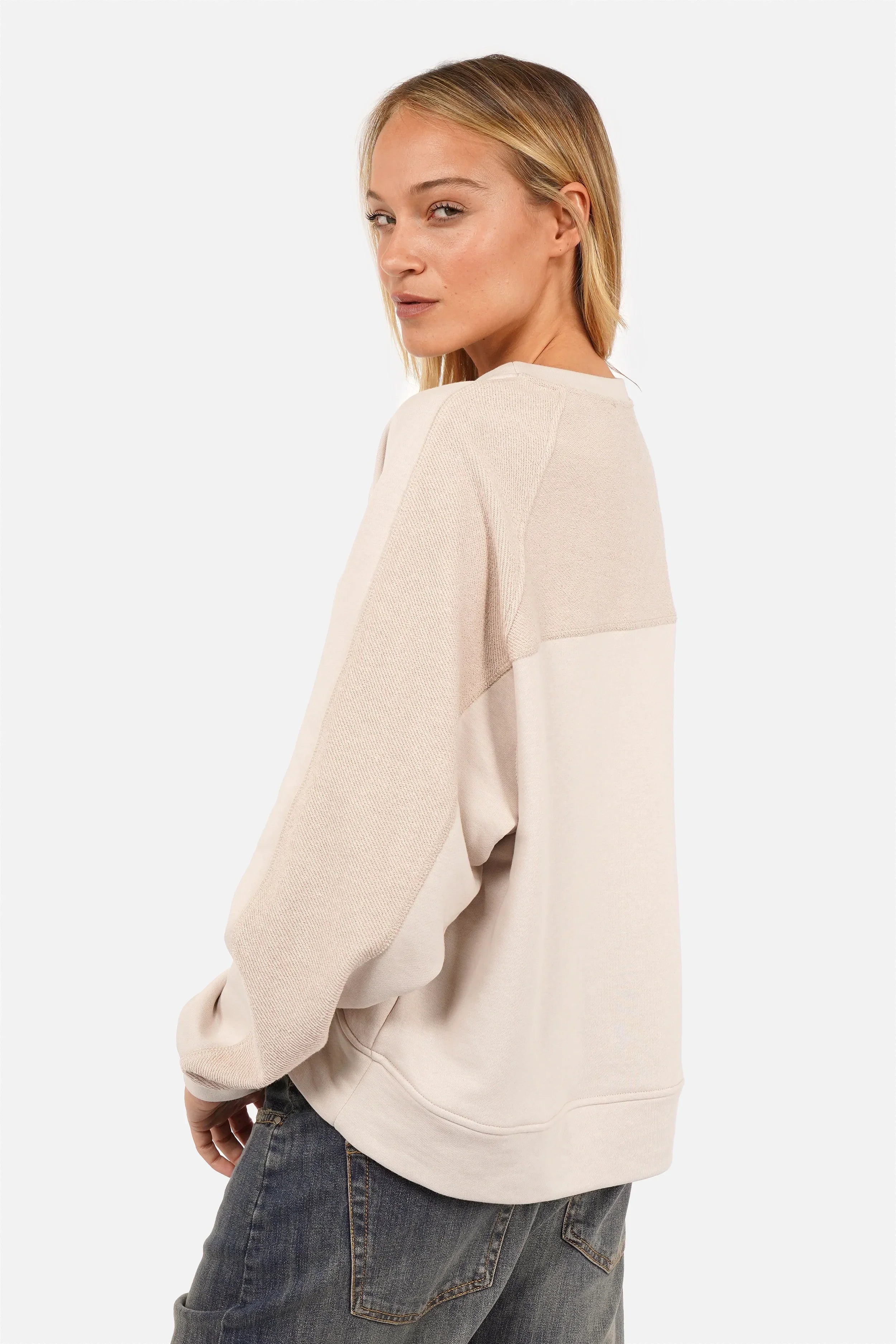 MEEGY Sweater mit Inside-Out-Details aus weichem Baumwoll-Sweat und relaxed Fit