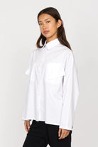 MELIZIA Bluse aus Popeline loose white shirt with bat-cut sleeves and asymmetric patch pockets