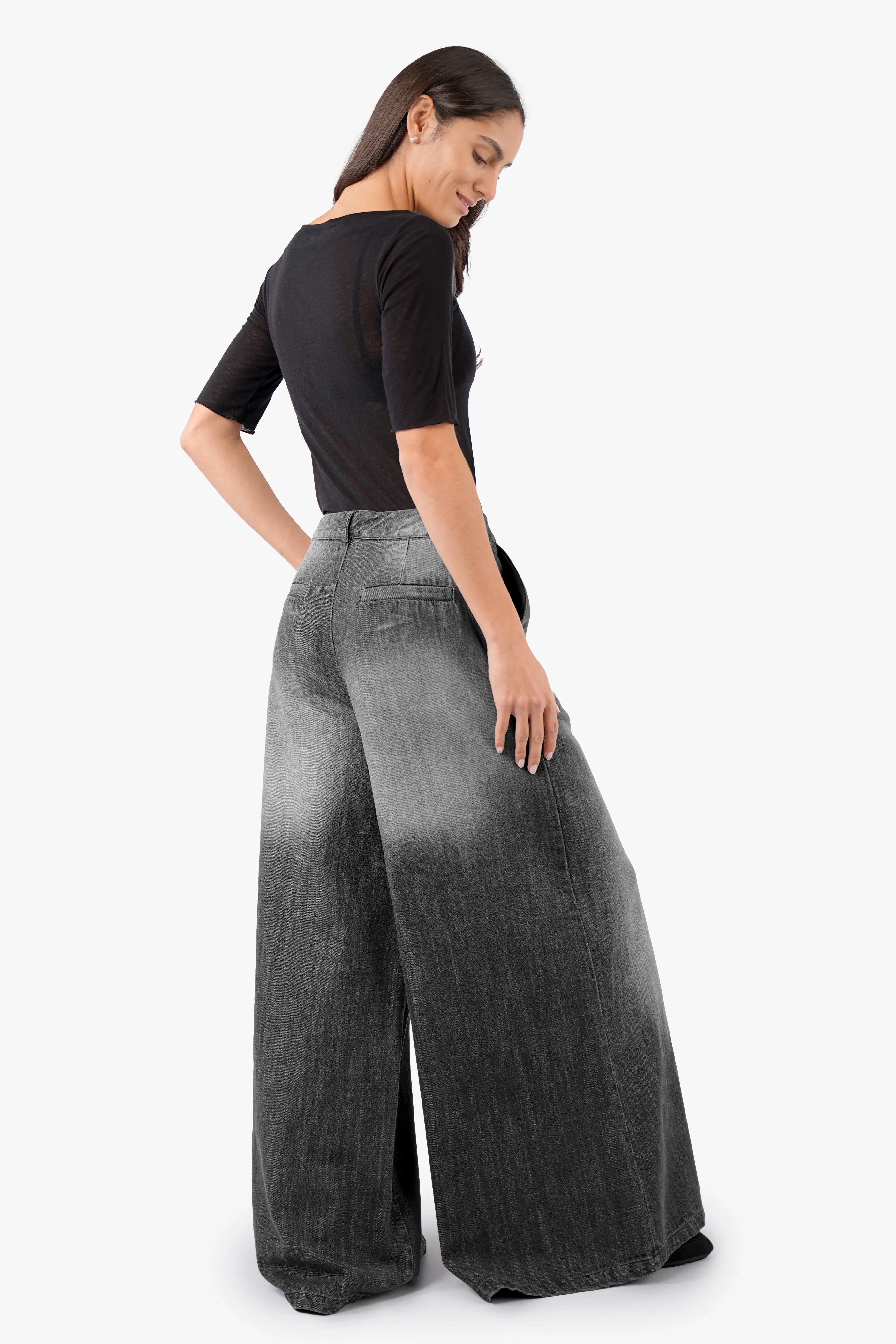 NEDY Wide Leg Hose aus fließender Baumwolle in Black washed mit weitem Bein und Mid Waist Design