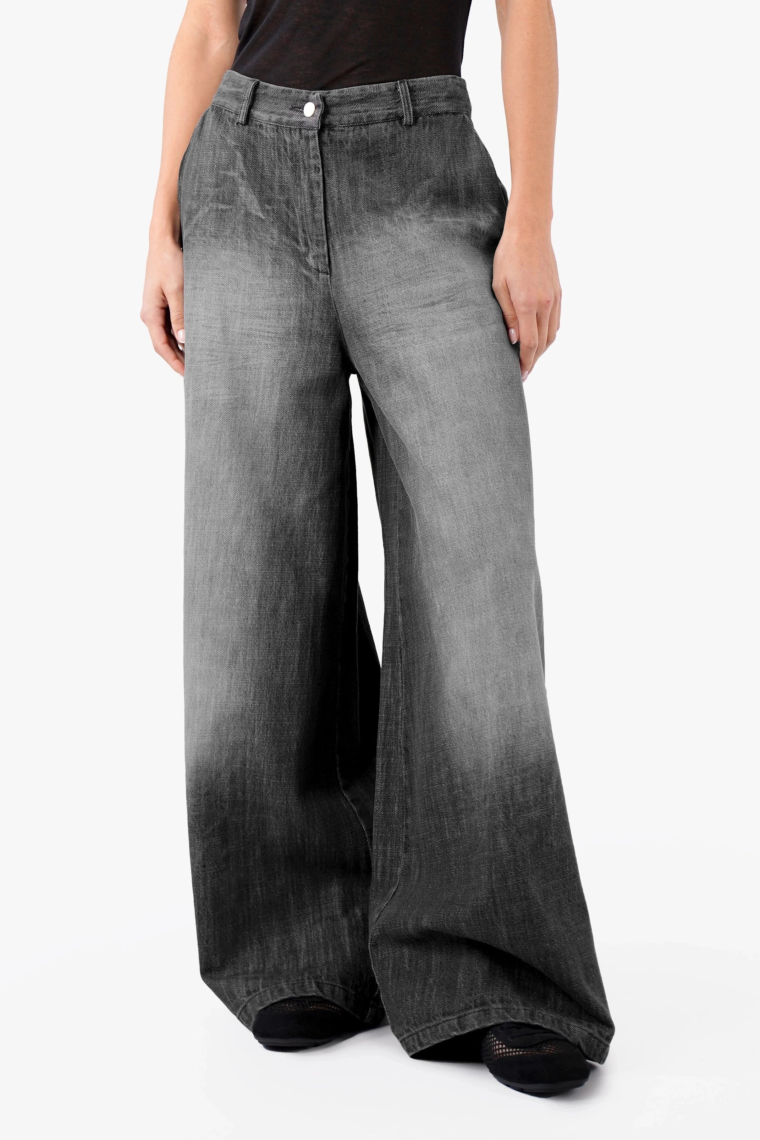 NEDY Wide Leg Hose aus fließendem Baumwollstoff in Black washed mit Degradé-Farbverlauf und Mid Waist Schnitt