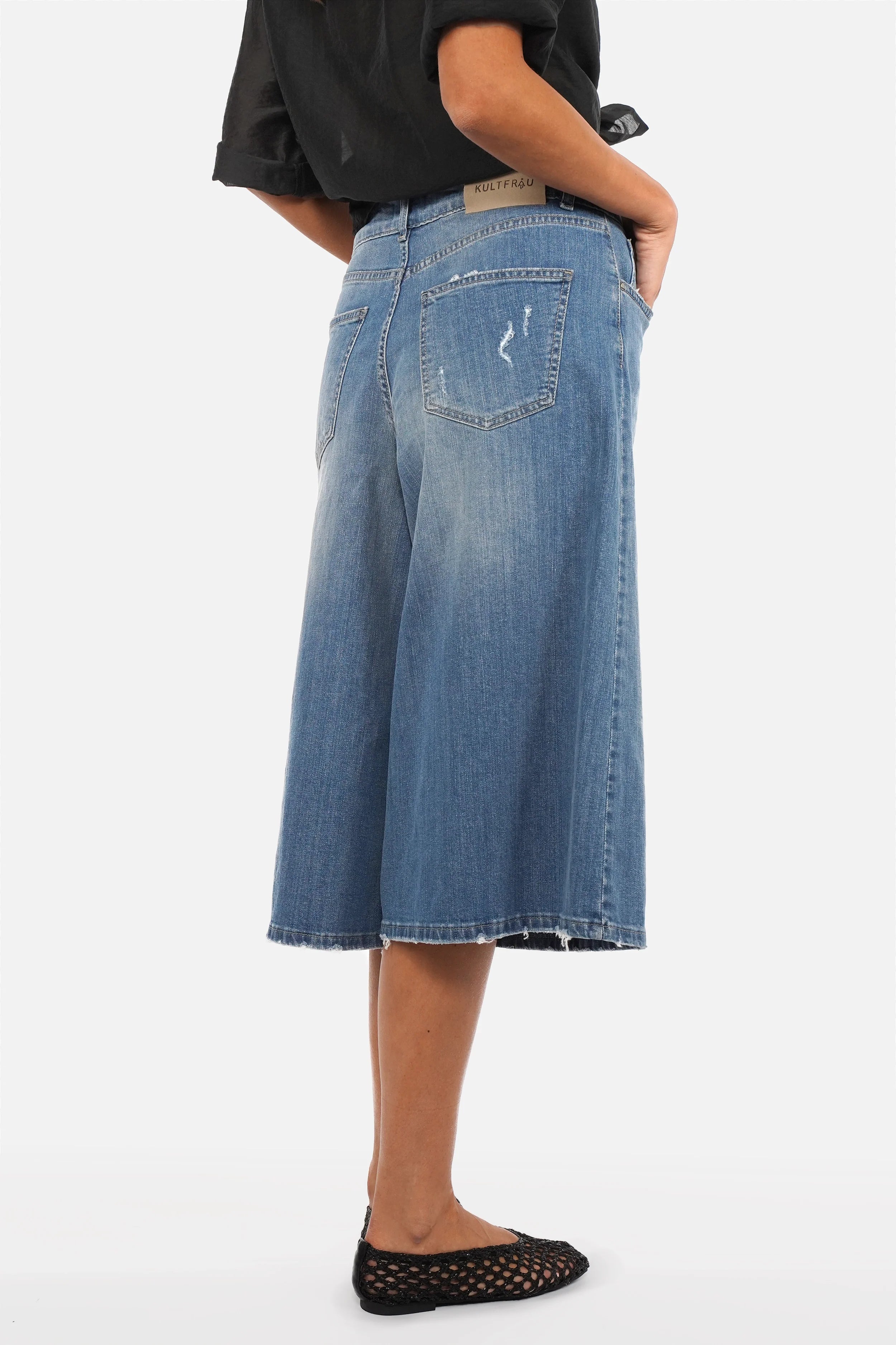 NELKA Weite Bermuda-Jeans leichte destroyed Denim mit weitem Bein und 5-Pockets in Italien gefertigt