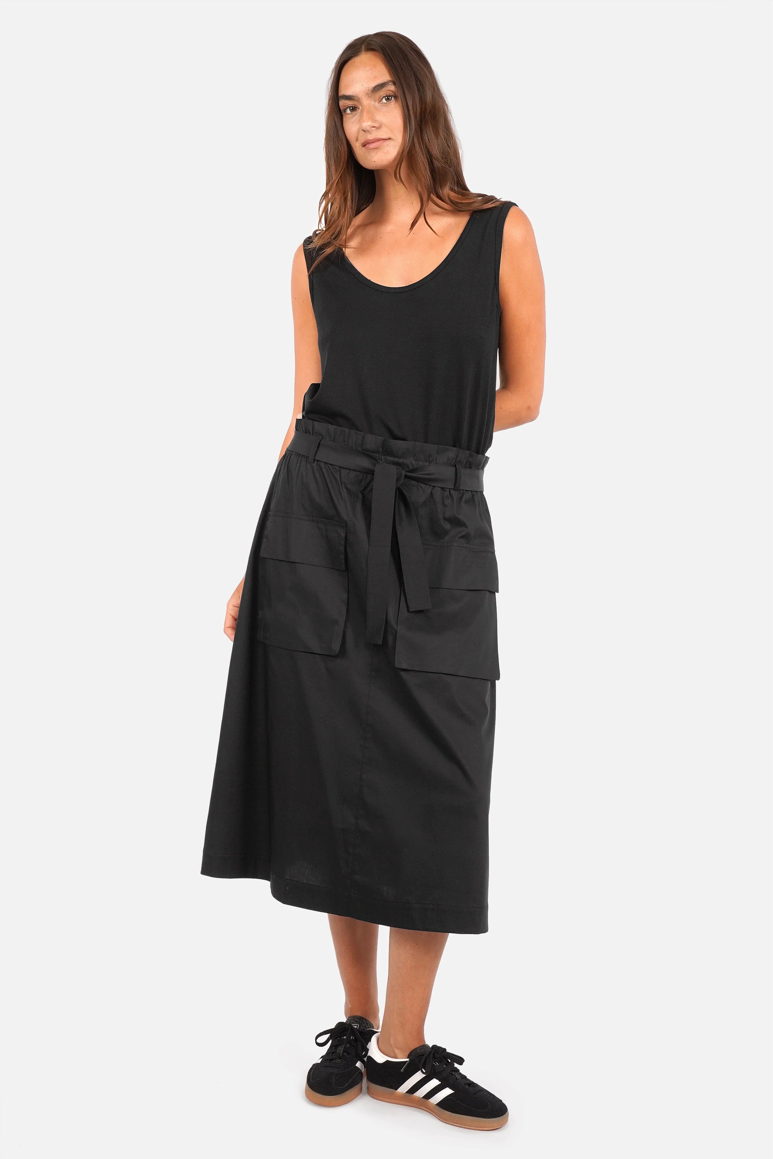 NERYS Cargo-Rock aus weichem Popeline mit elastischem Bund, Cargo-Taschen und Midi-Länge