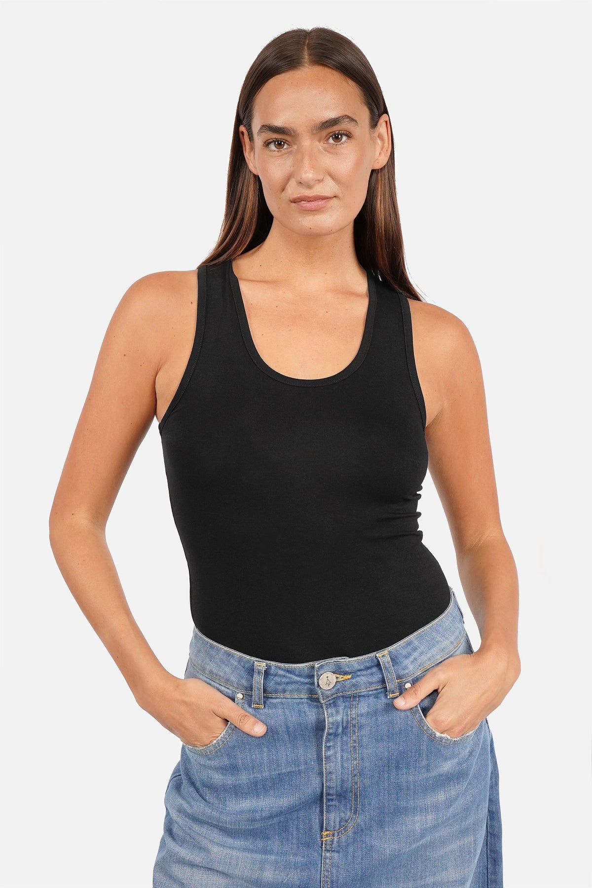 NICCA Tanktop aus weichem Viskosejersey mit Rundhalsausschnitt und figurbetontem Schnitt