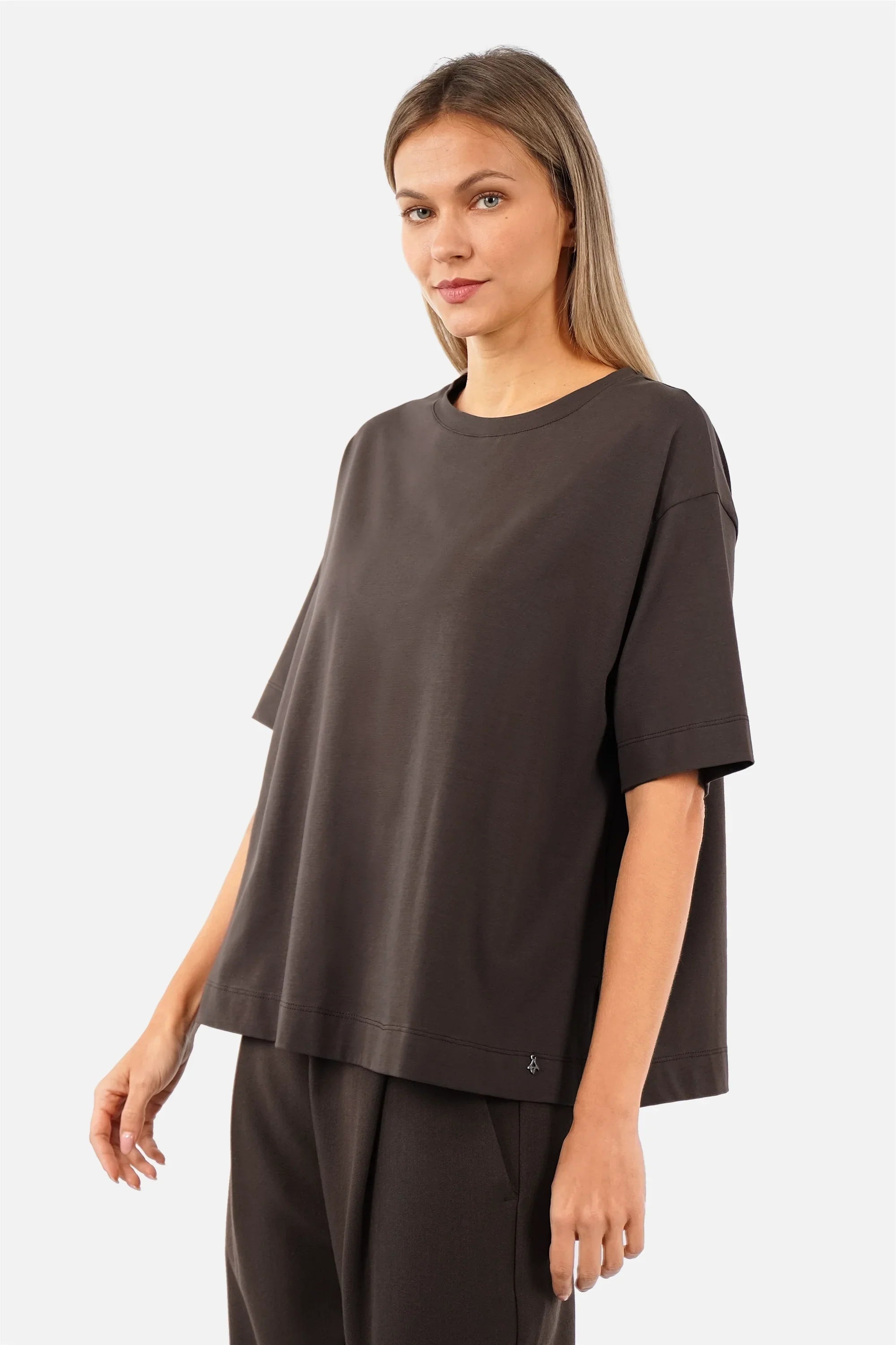 NITI.K Shirt aus elastischem Baumwolljersey mit Rundhalsausschnitt und kastiger Passform