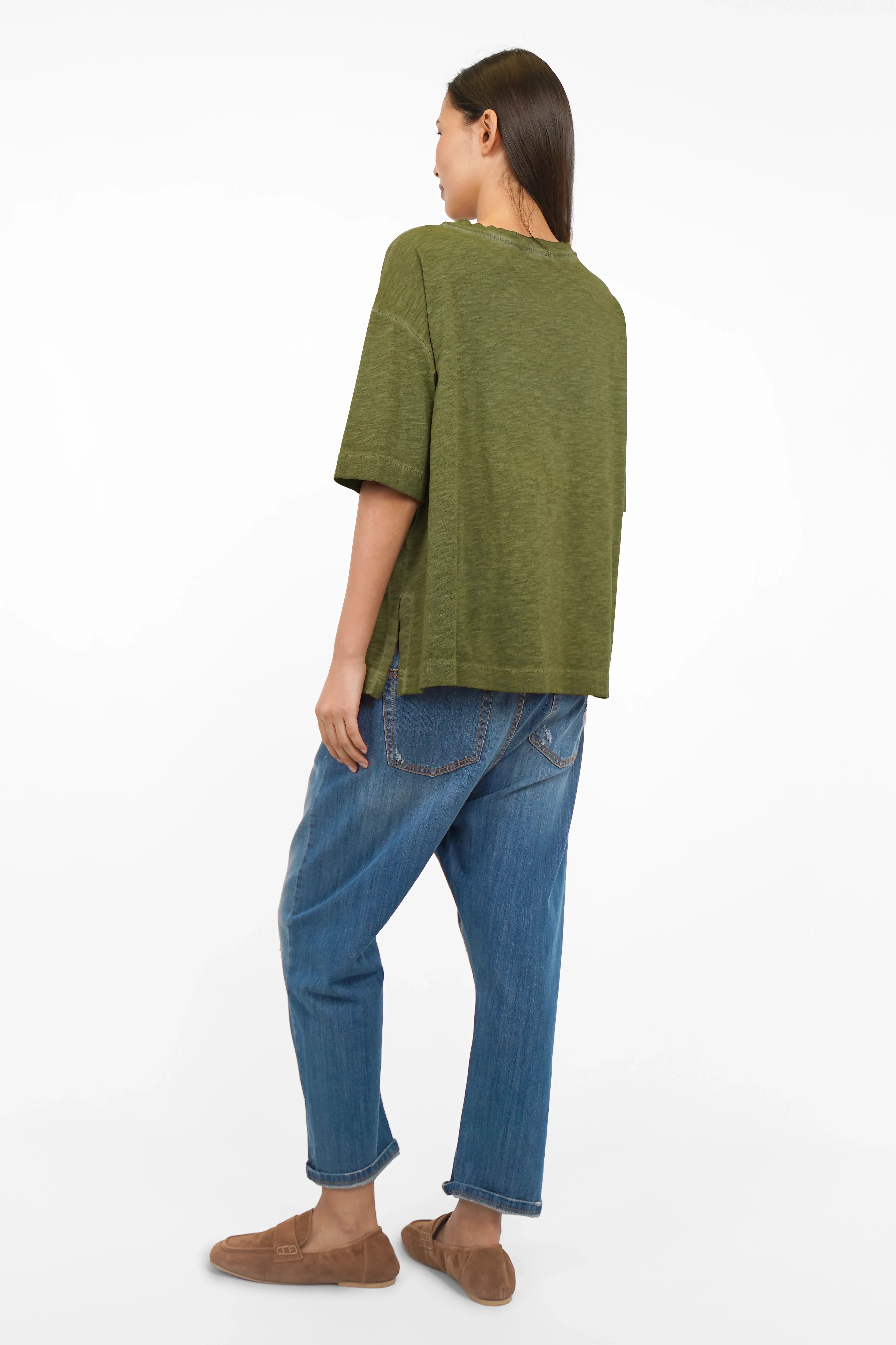 NITI Revive T-Shirt in kastiger Passform mit Rundhalsausschnitt und seitlichen Schlitzen aus cold-washed Baumwolle