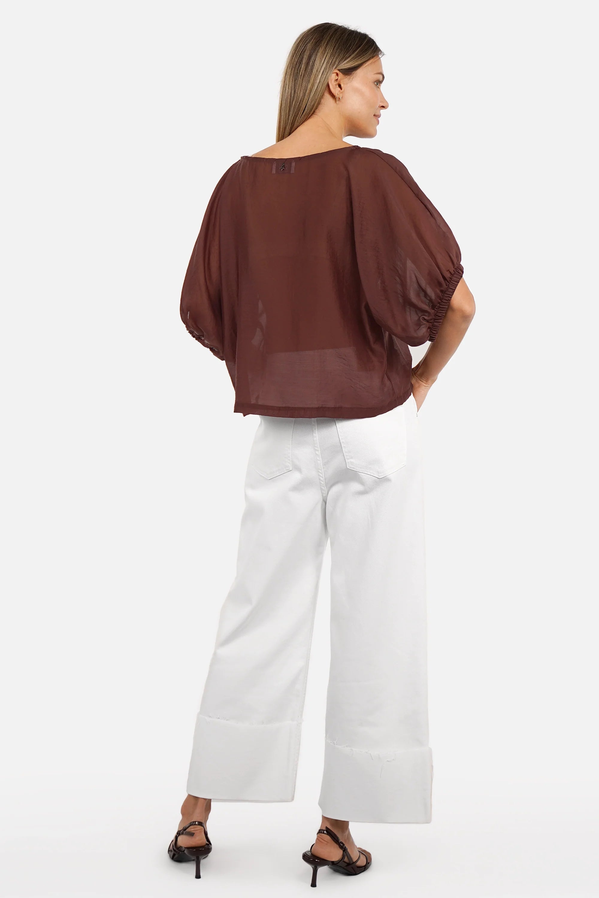 NOSHI Kurzarm Bluse mit leopardigem Semitransparenz-Print und weitem U-Boot Ausschnitt