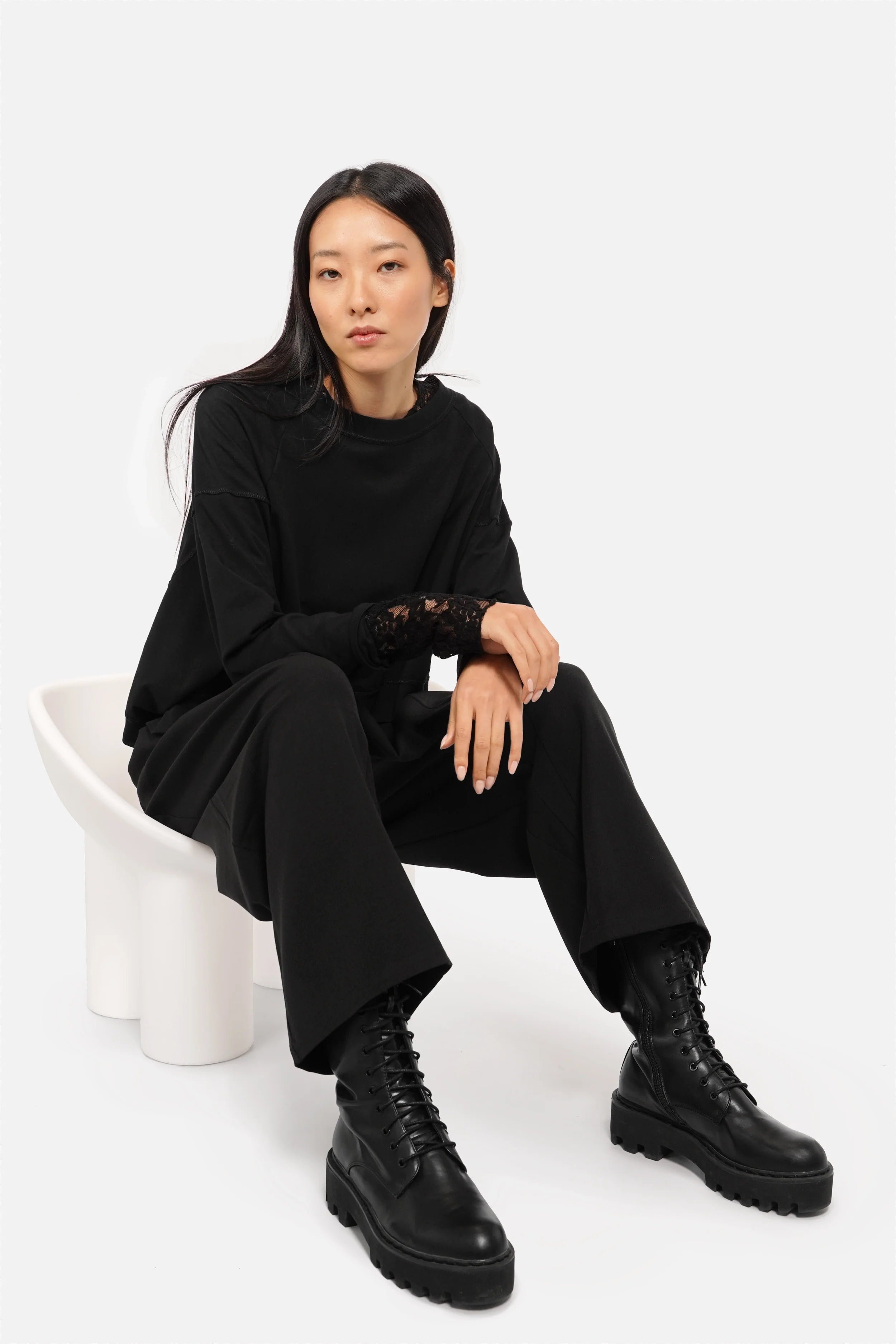 NURY Avantgarde Hose mit tiefem Schritt und breitem Bund in weicher Melange-Optik