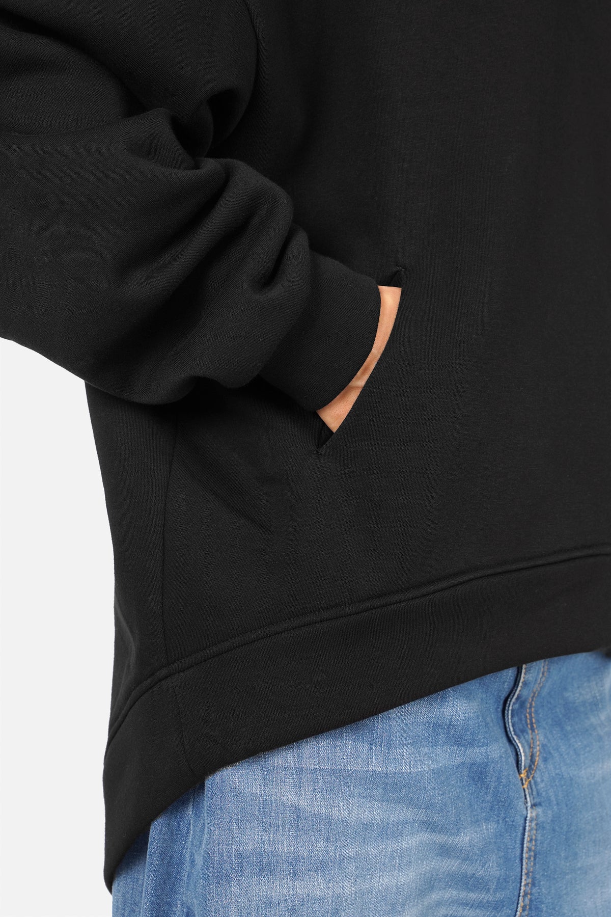 OLYSSA Soft Brushed Relaxed Hoodie in Schwarz
