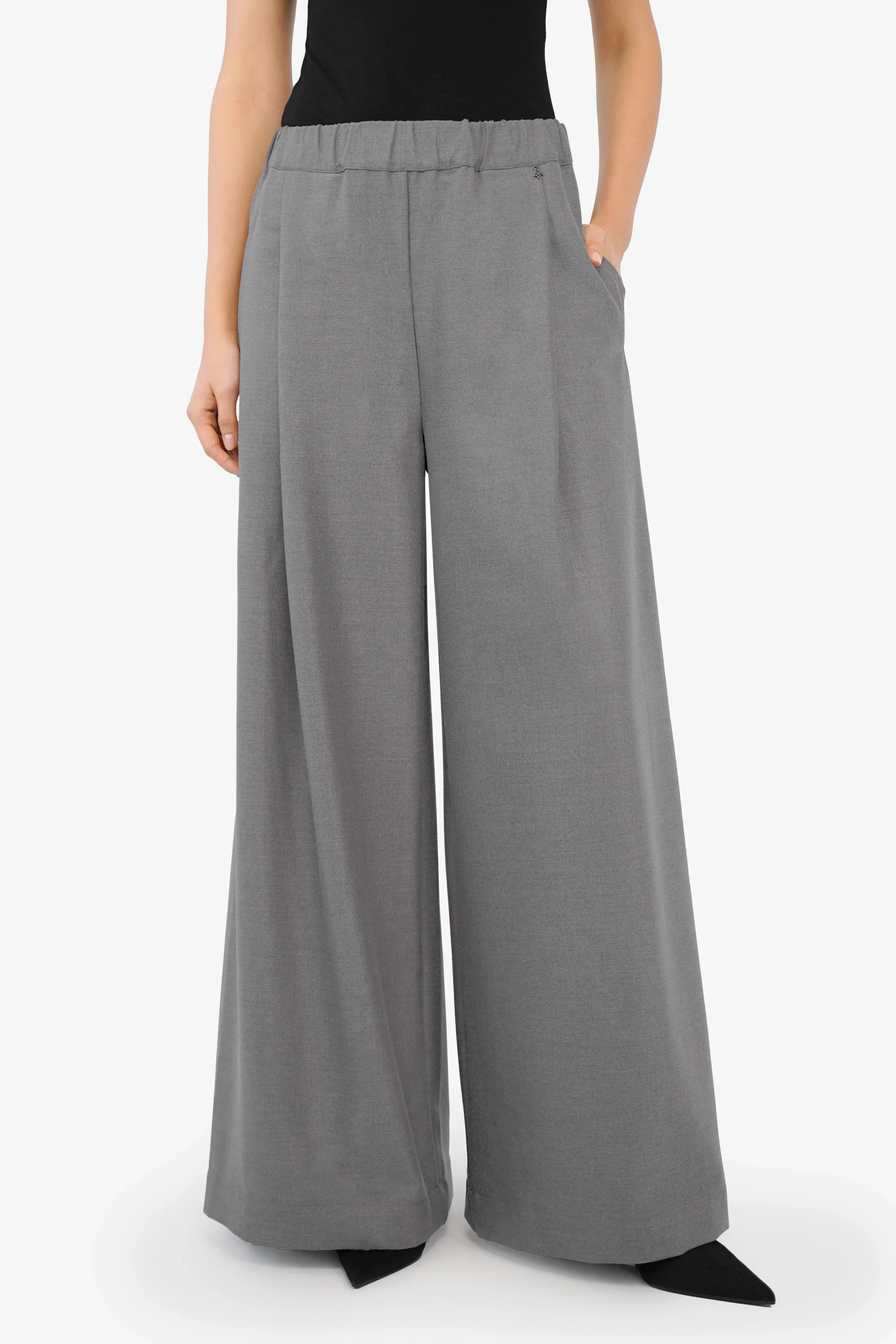 Weiche Wide Leg Hose mit elastischem Bund und tiefen Bundfalten in entspannter Passform