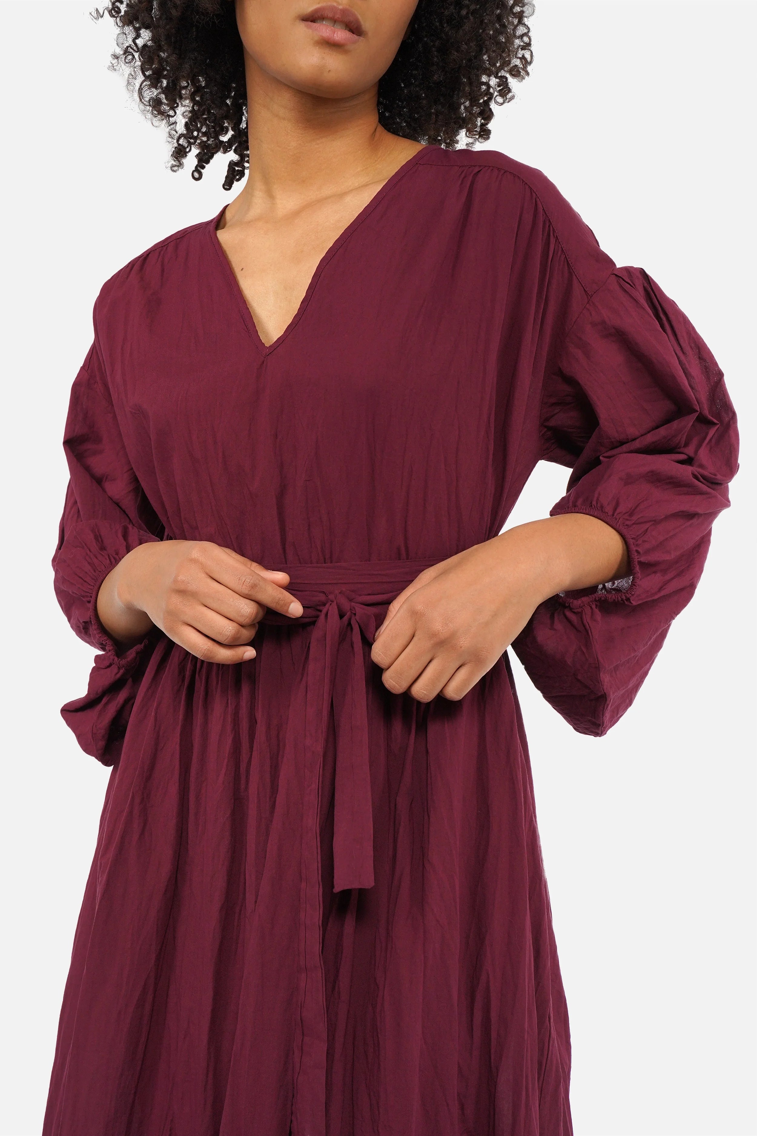 Damen Crinkle Maxikleid aus Baumwolle mit V-Ausschnitt und Ballonärmeln