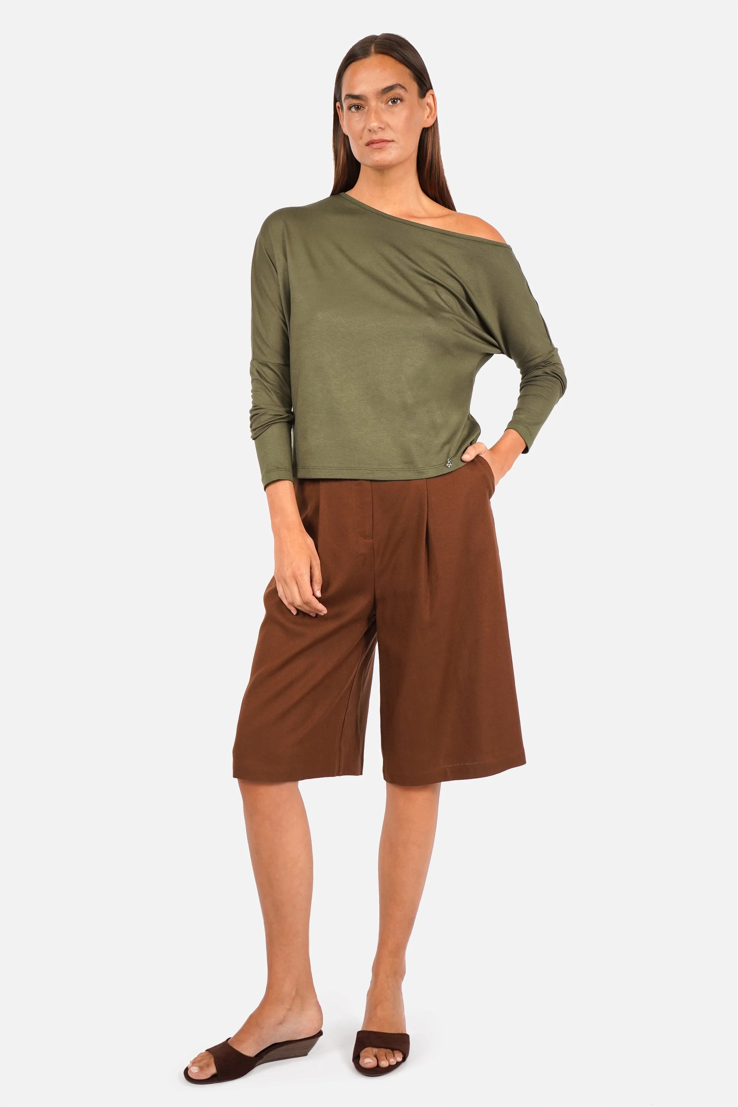 PEBBY Bermuda-Shorts aus luftig leichtem Leinenmix mit Gürtelschlaufen und seitlichen Eingrifftaschen