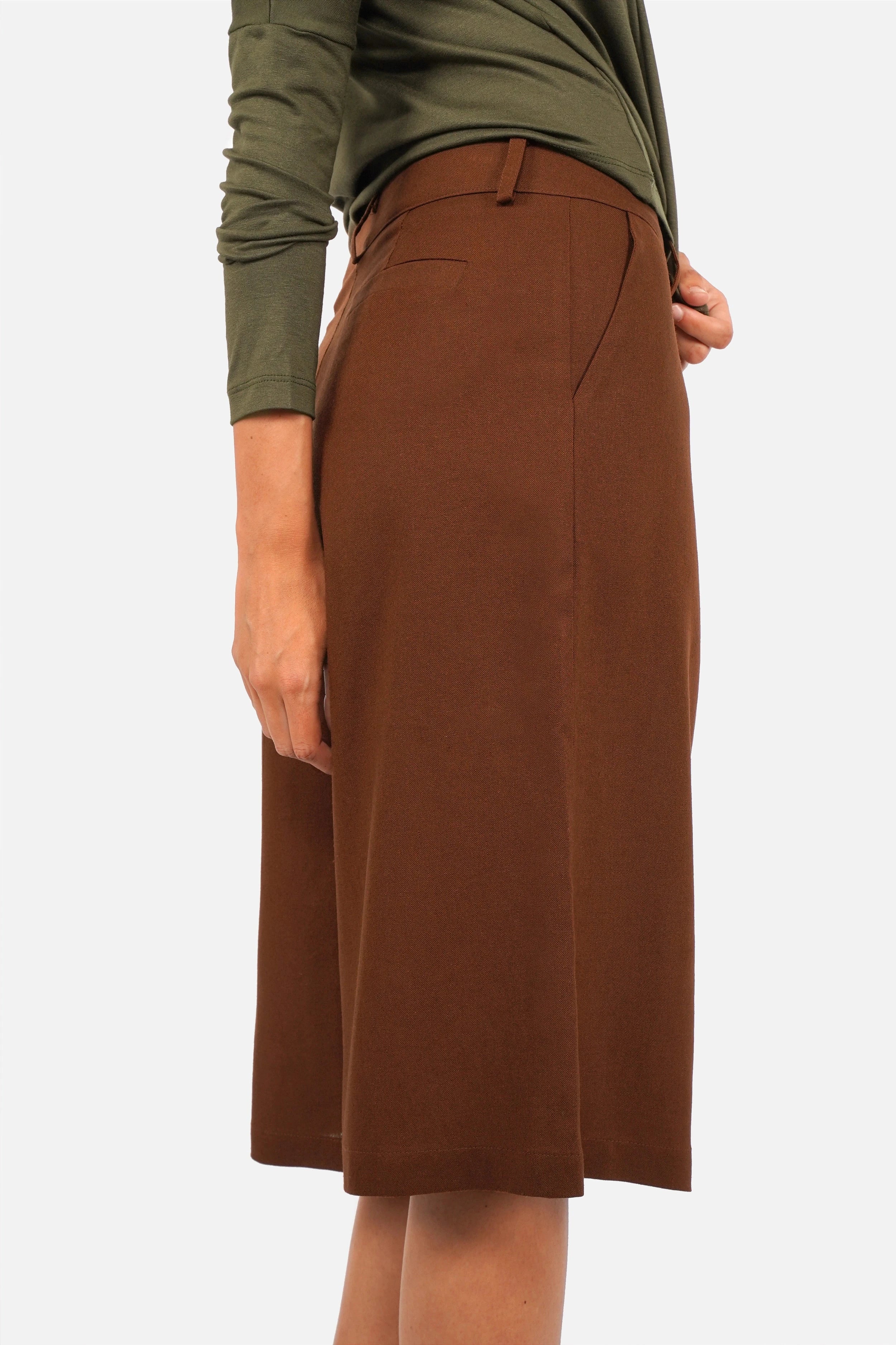PEBBY Bermuda-Shorts aus luftigem Leinenmix mit Reißverschluss, Knopf, Gürtelschlaufen, seitlichen Taschen und weitem Bein in Regular Fit