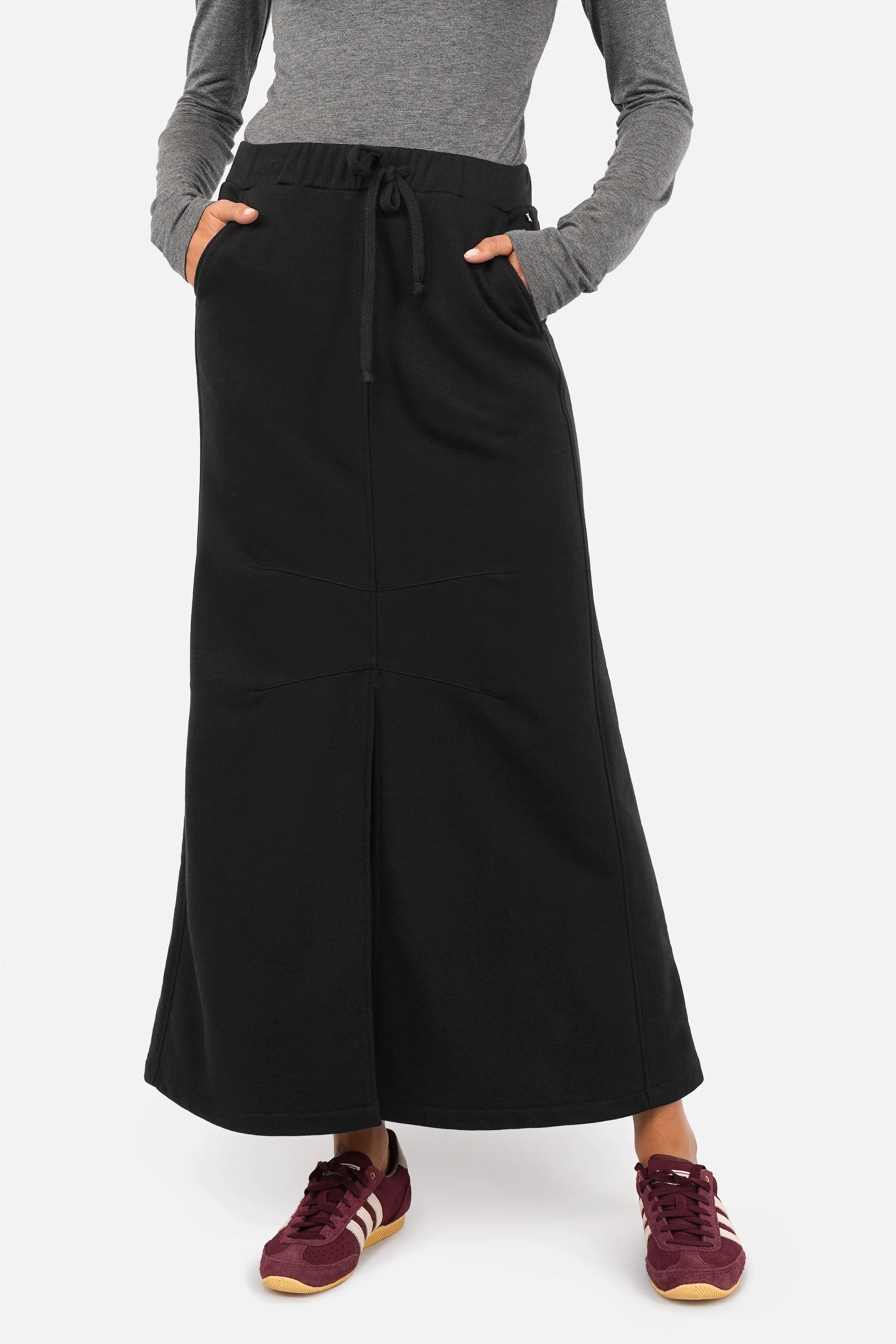 Maxi Sweatrock RONELA aus kompaktem Sweatstoff mit Gummibund, Kordelzug und seitlichen Taschen in Mermaid-Form