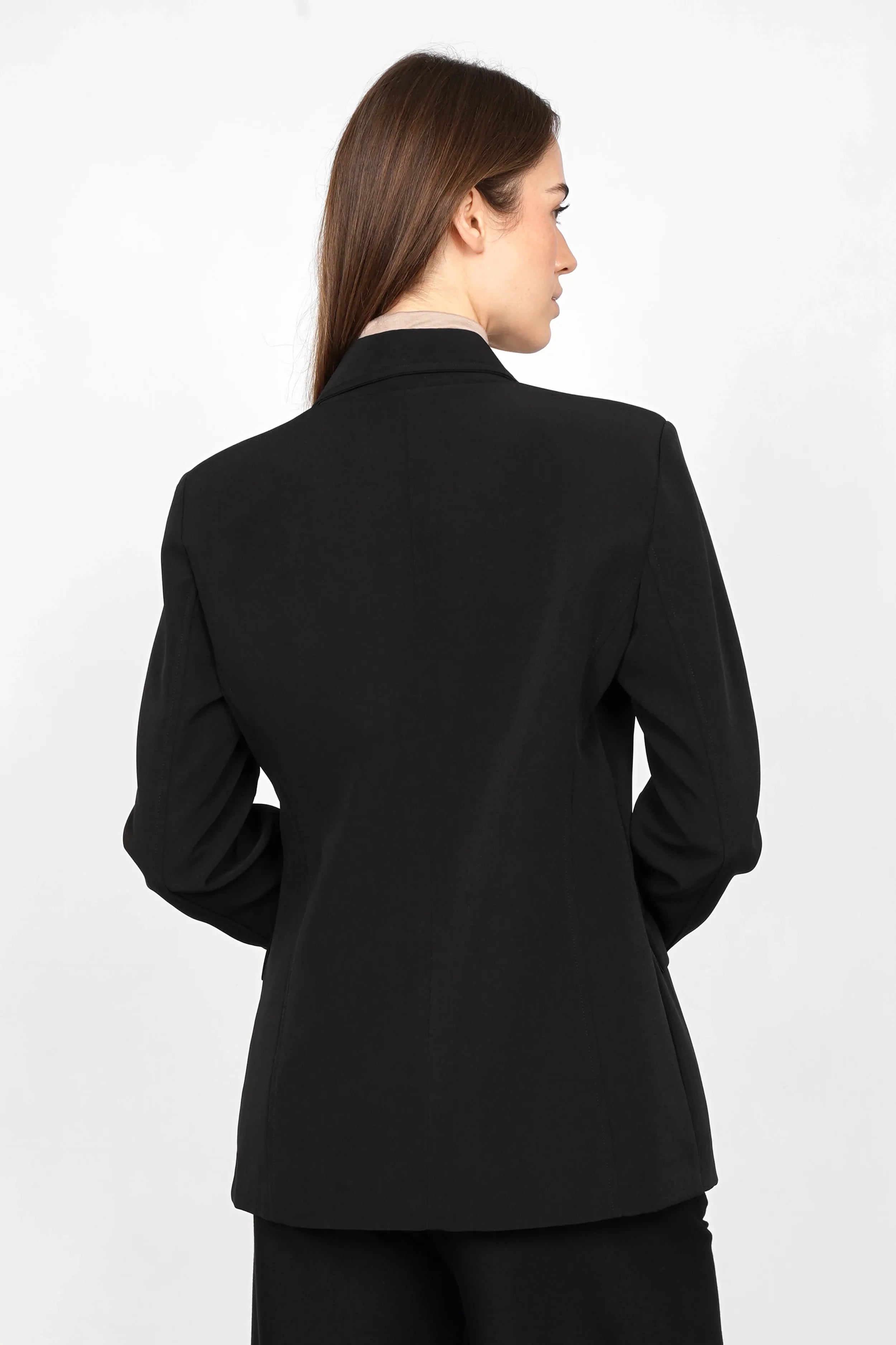 RUNYIA Doppelreihiger Blazer in schwarzer, leicht taillierter Stretchqualität, Rückansicht, knitterarm und formstabil