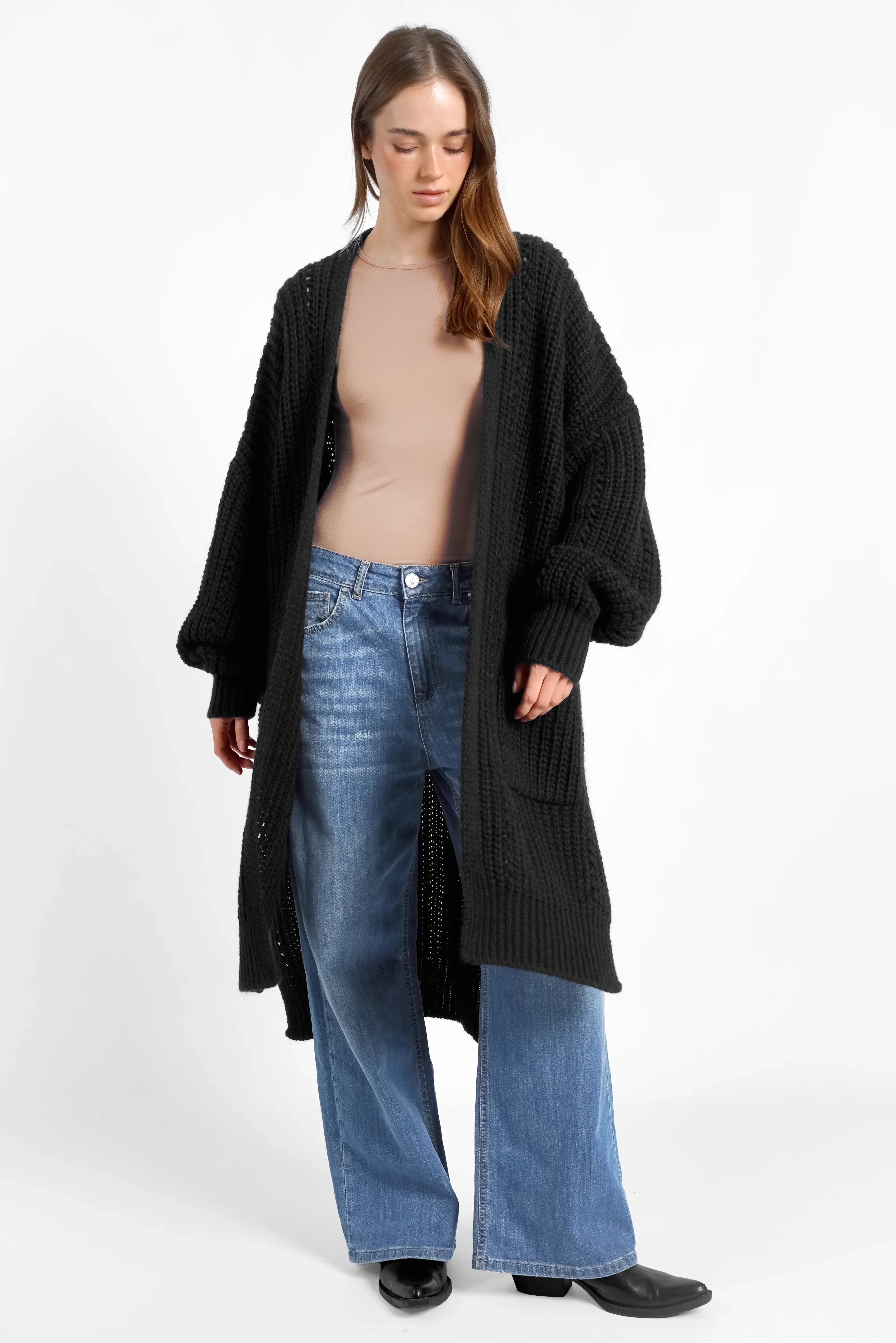 Damen Longcardigan aus Ajour-Strick mit Oversize-Schnitt und Alpakawolle in Schwarz