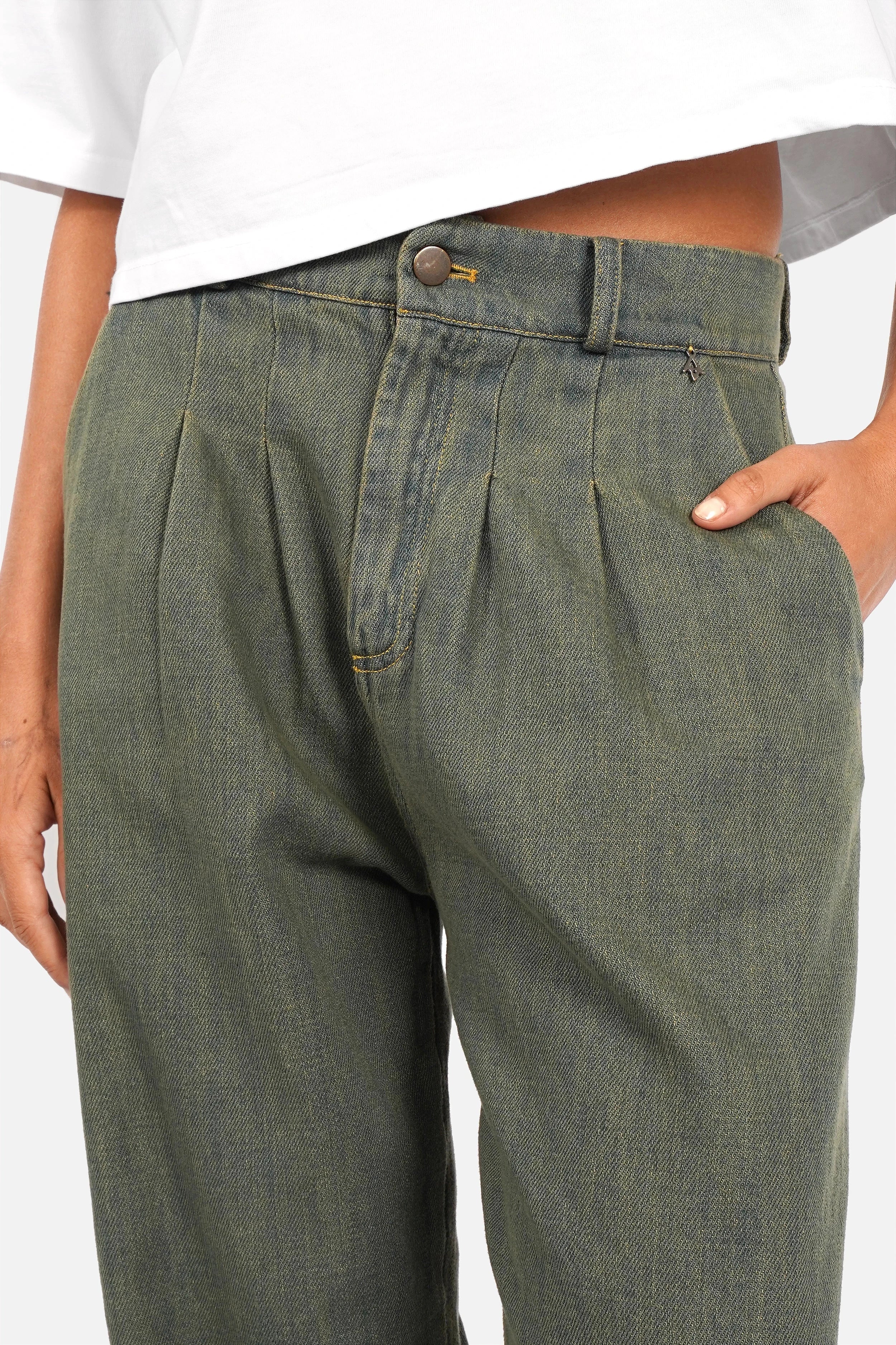 SAIKA Relaxed Tapered Hose in tea-dyed structured cotton with denim character and tapered relaxed fit