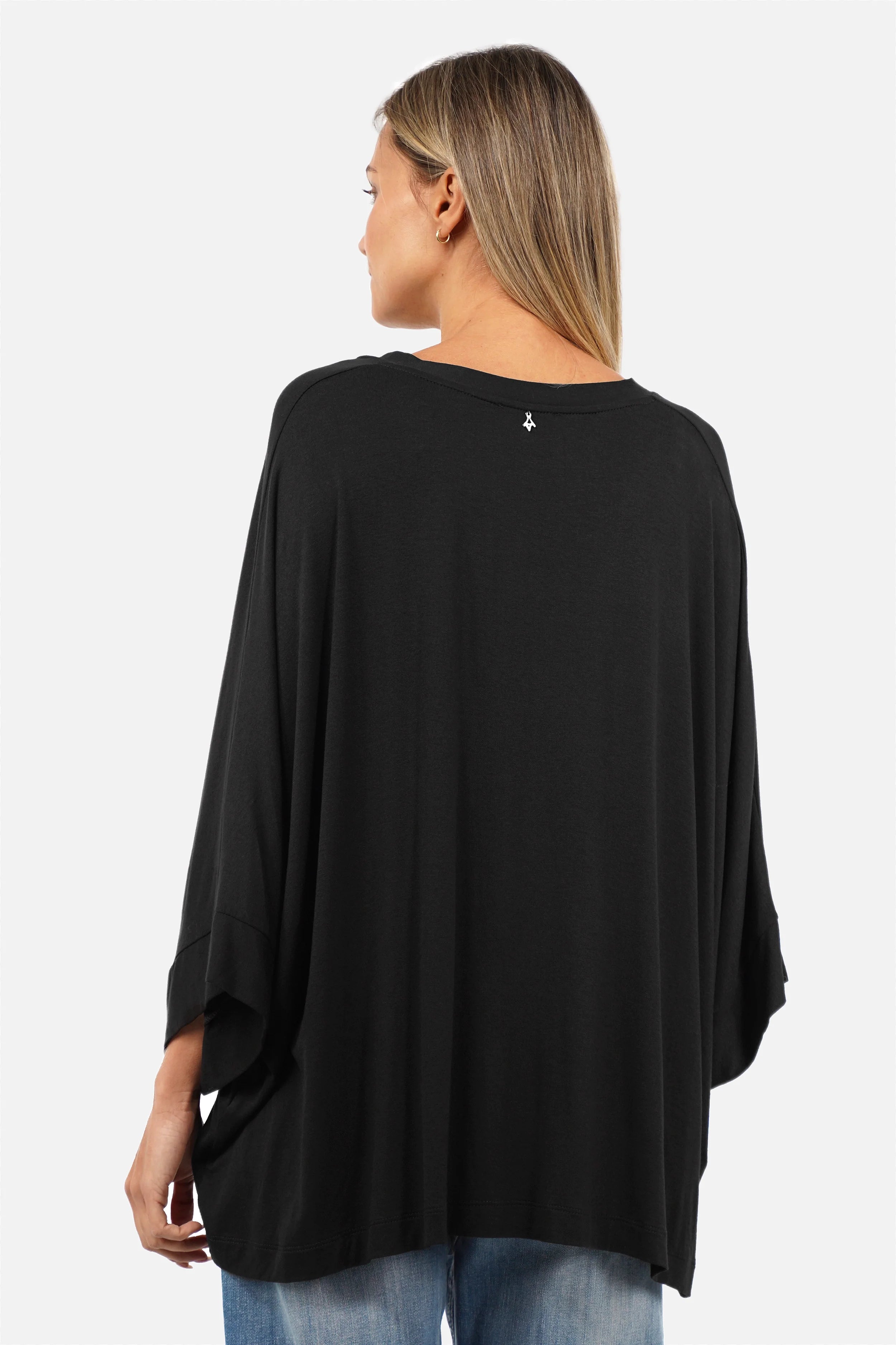 SERYN V-Neck Shirt aus fließender Viskose mit V-Ausschnitt und Fledermausärmeln im relaxed Fit