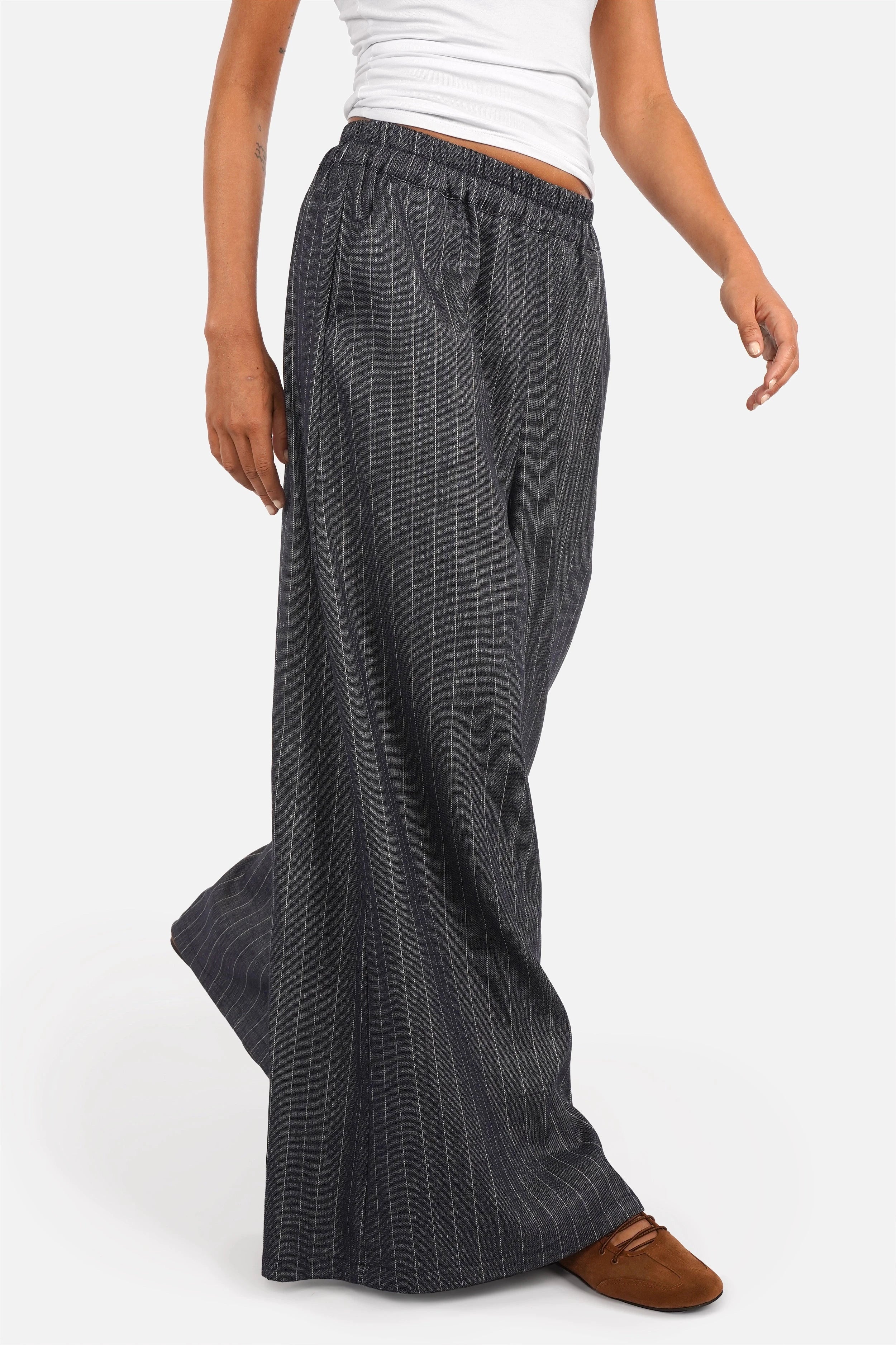SIANA Wide Leg Hose aus luftigem Leinenmix mit Gummibund und seitlichen Eingriffstaschen, weitem Bein und Regular Fit.