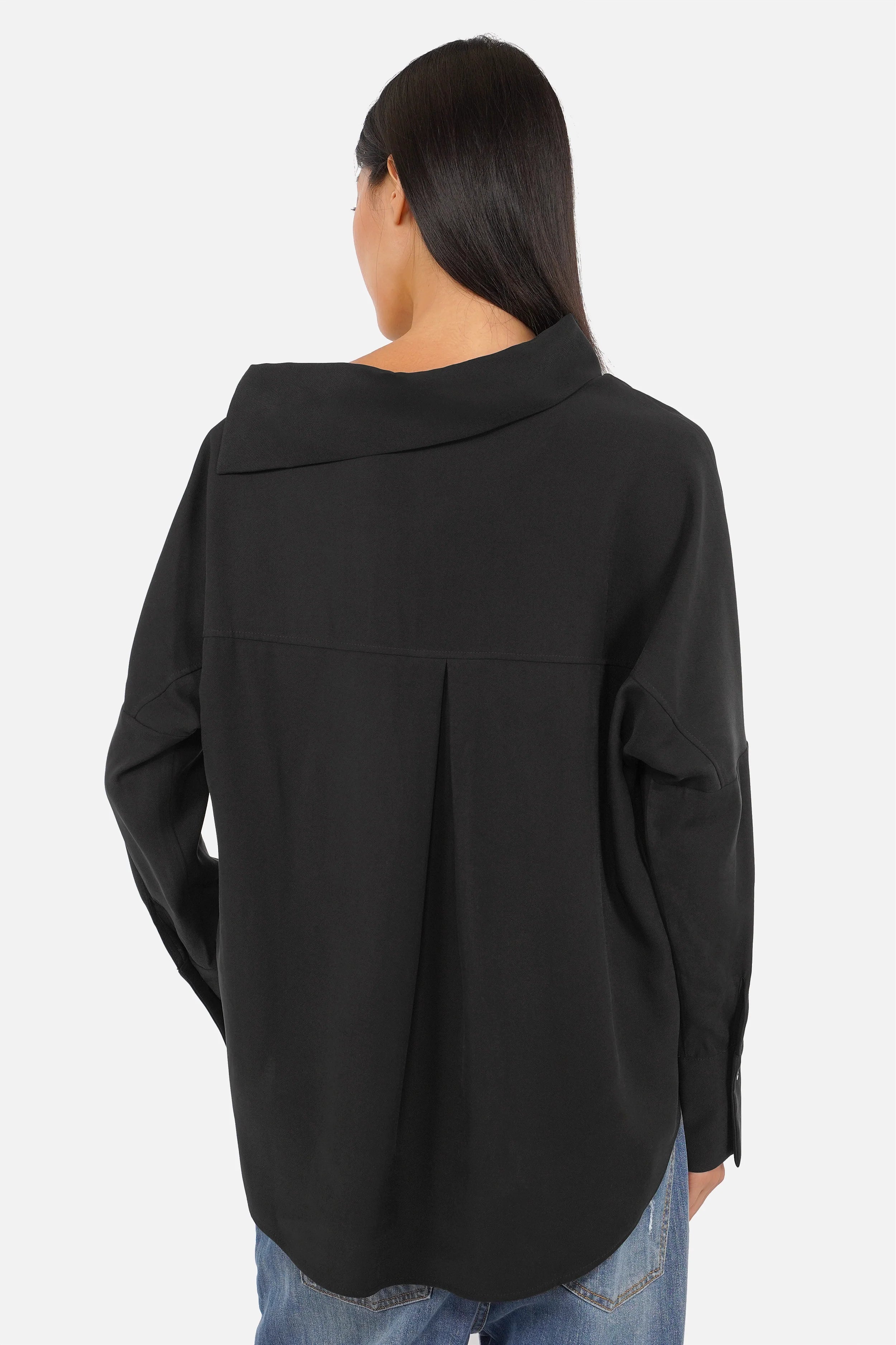 Elegante One Shoulder Bluse aus leichtem Lyocell mit asymmetrischem Kragen und Knopfleiste