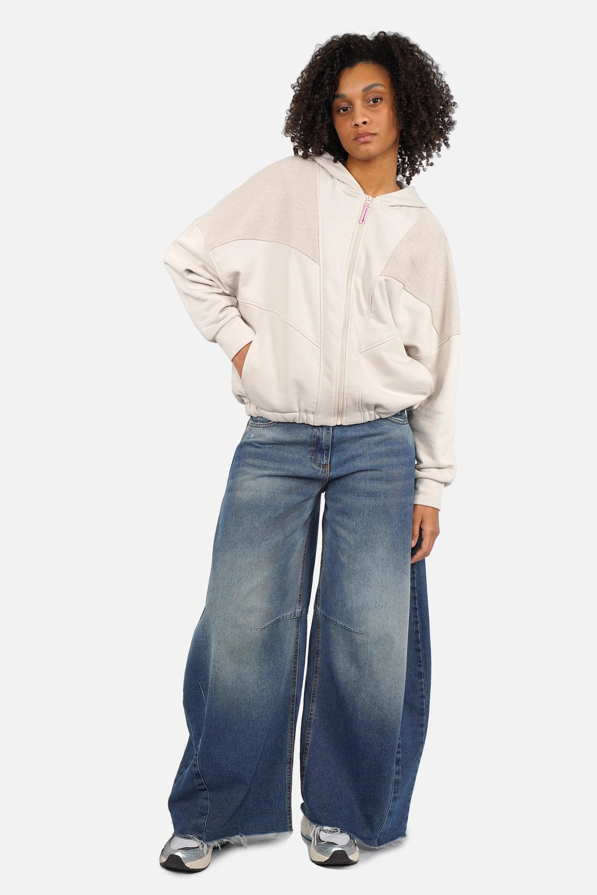 SOVIA Oversized Zip-Hoodie with panel seams, tone-on-tone zipper, pink logo, hood, dropped shoulders, wide cuffs, side pockets, elastic hem, longer back, oversized fit