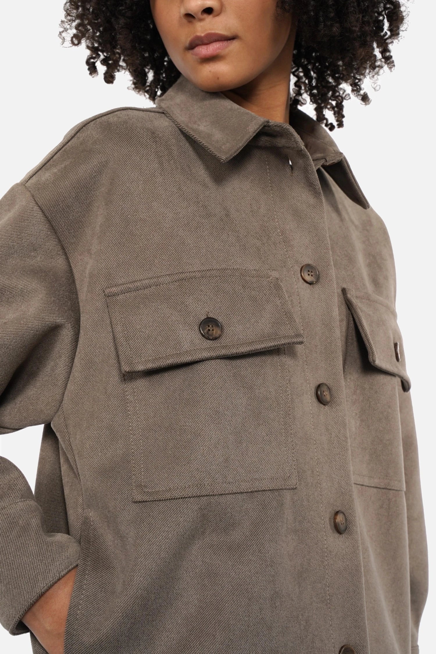 STELLY Overshirt-Jacke in twill fabric with chest and side pockets, oversized fit, button cuff, and rounded hem