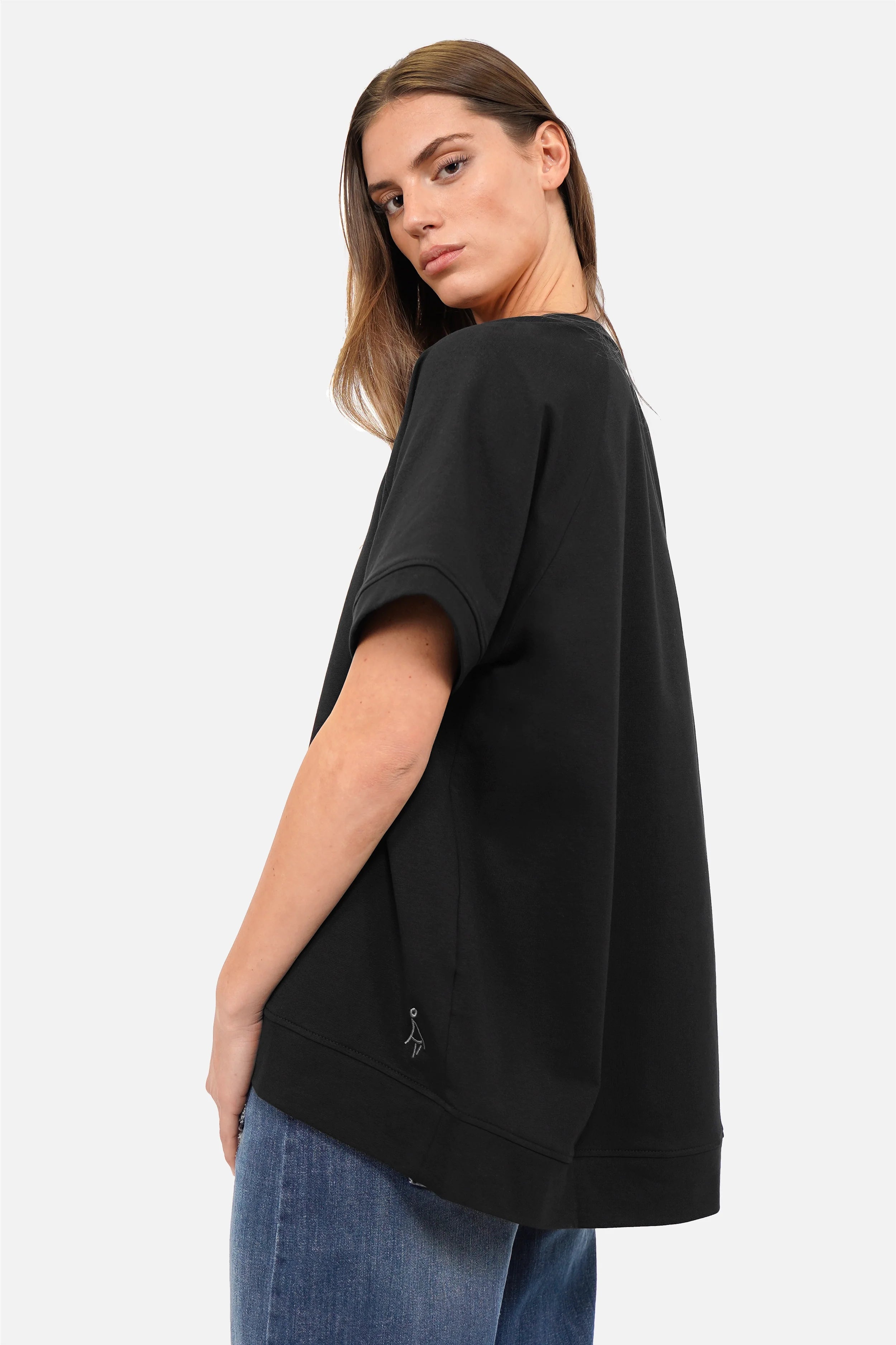 SURI.K Kurzarm Sweatshirt leichter Sweatstoff Rundhalsausschnitt Logo-Stickerei Oversized Fit