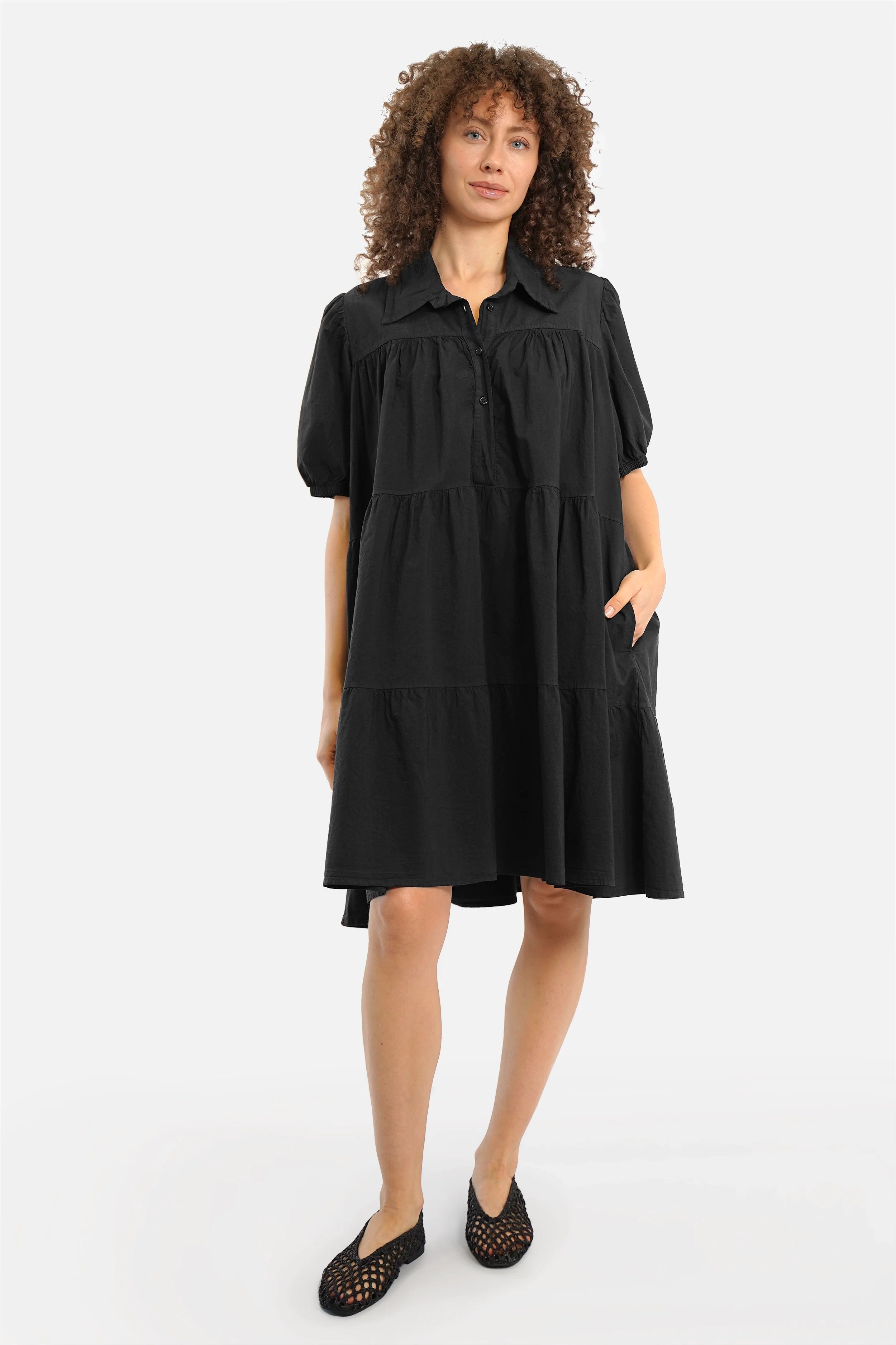 SYLIE Popeline Kleid aus Baumwolle mit Hemdkragen, Knopfleiste und Puffärmeln in Crinkle Optik