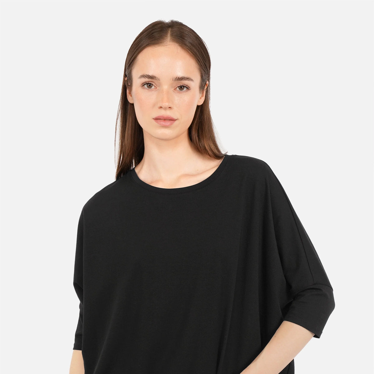 TAMI.K blouseshirt; hoogwaardig katoen, ronde hals, relaxte pasvorm, wijde boxy vorm, diepe kleuren