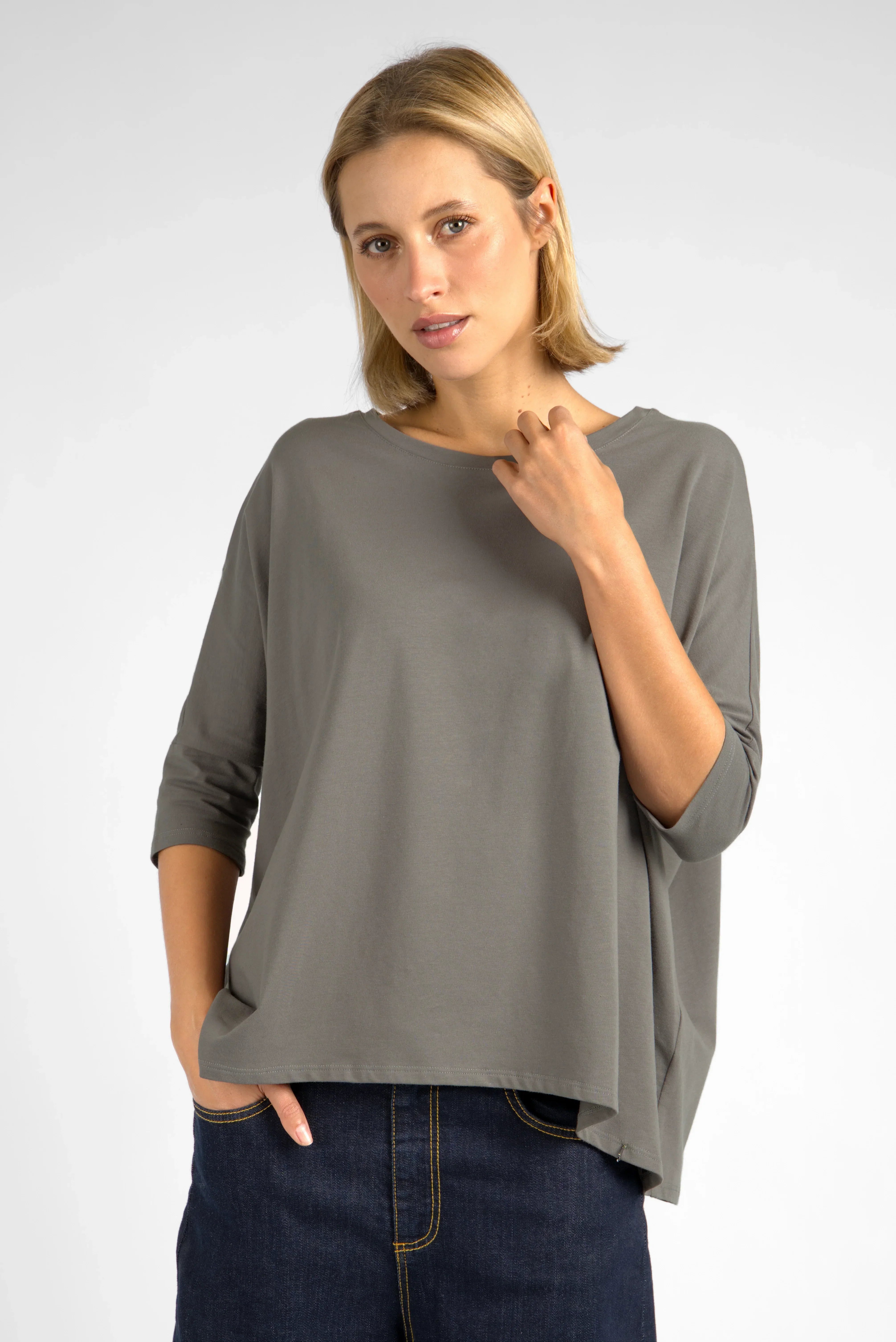 Damen TAMI.K Blusenshirt in Kastenform aus hochwertiger Baumwolle mit Rundhals und Relaxed Schnitt in Grau
