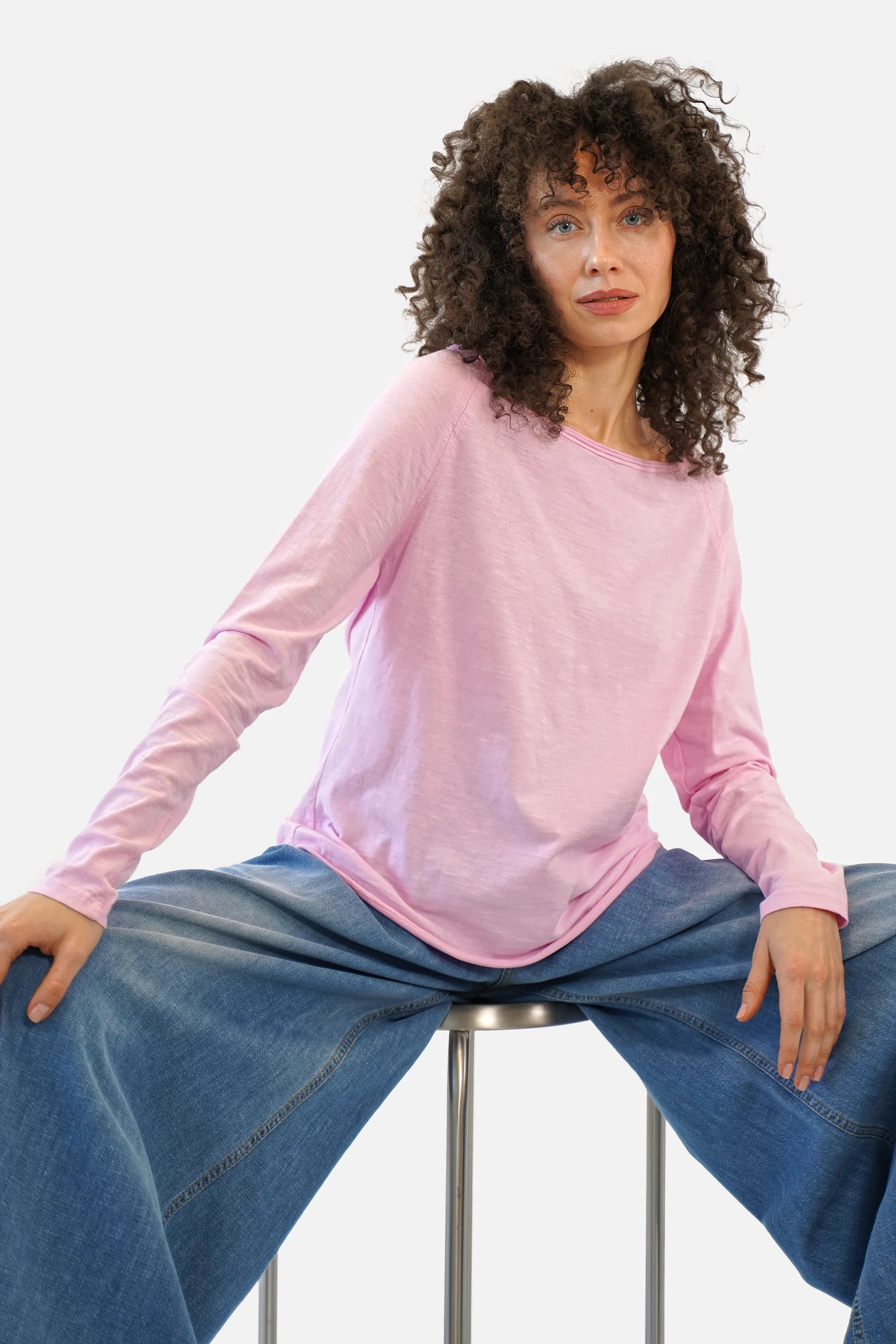 TEHI Longsleeve in fiammato cotton with soft slub jersey, round neck, extra-long raglan sleeves, regular fit