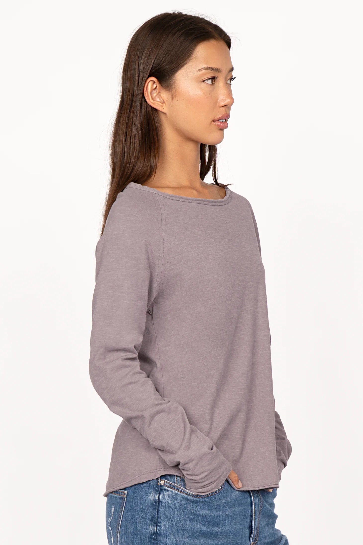 TEHI Longsleeve Damen in softer Fiammato Baumwolle mit Rundhalsausschnitt und extralangen Raglanärmeln, Regular Fit in Hellgrau