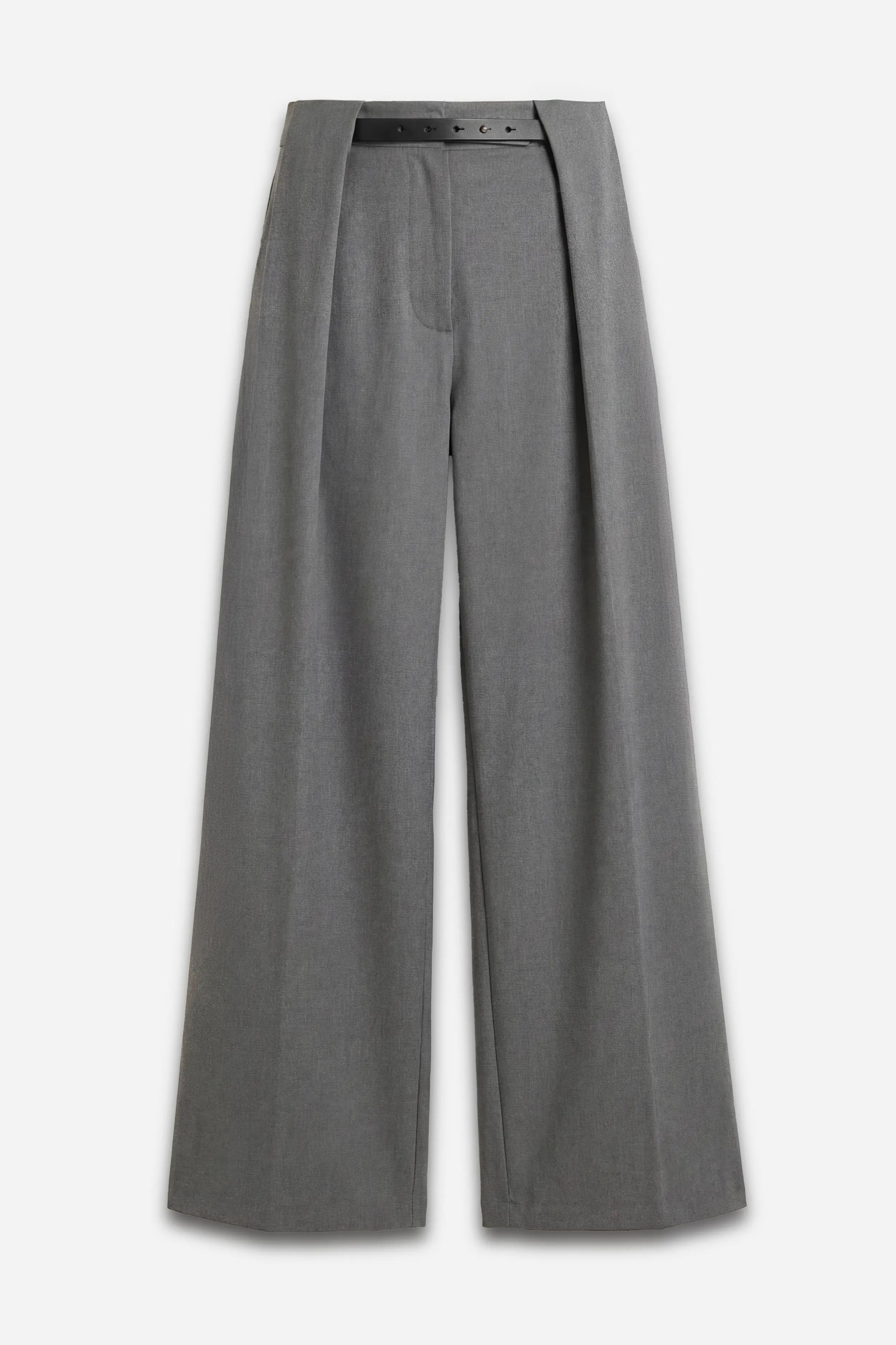 Elegante Bundfaltenhose mit Gürtel und seitlichen Taschen in Regular Fit