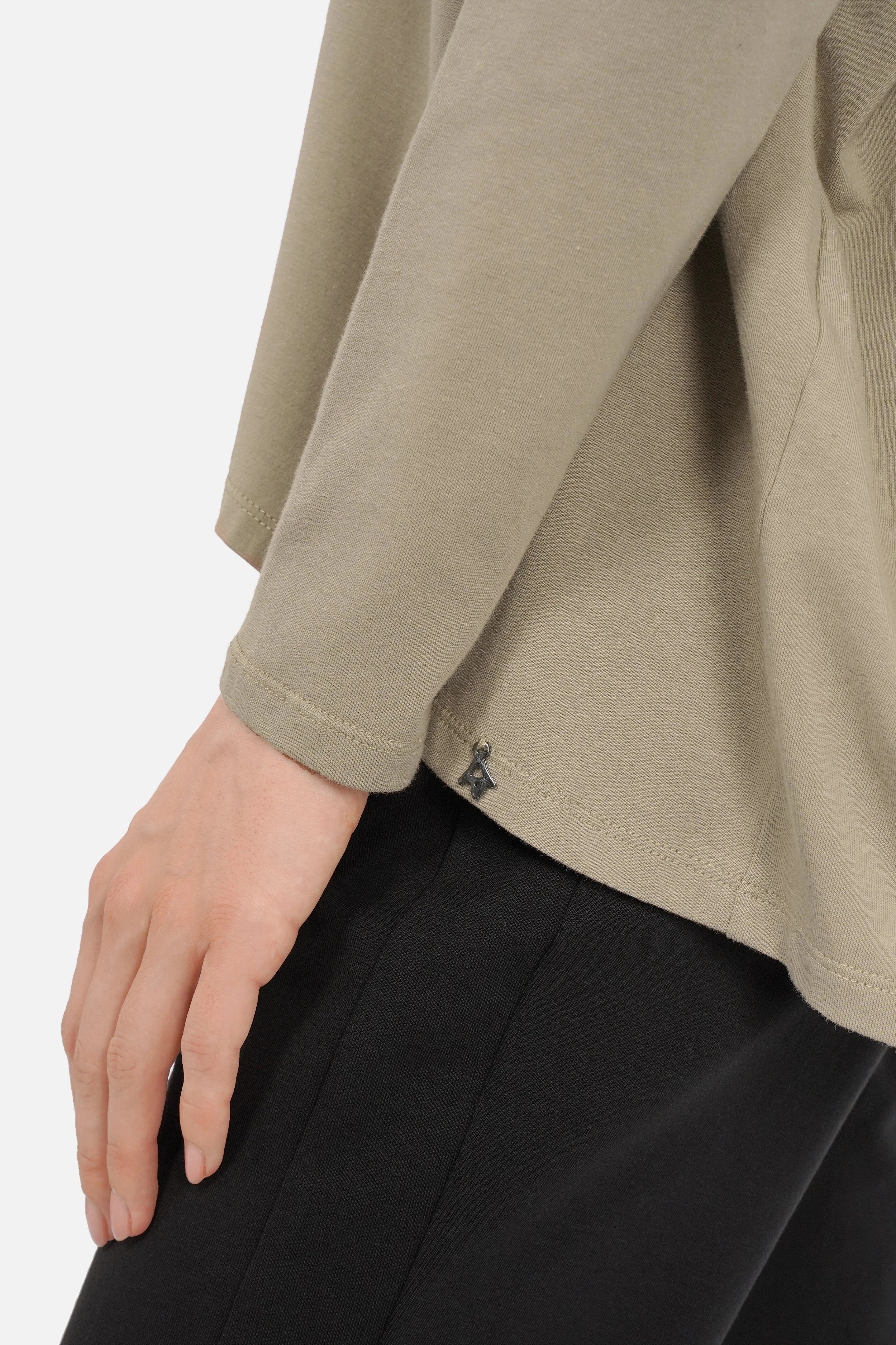 Blusenshirt Langarm aus hochwertiger Baumwolle mit V-Ausschnitt und weitem Schnitt in relaxed Fit