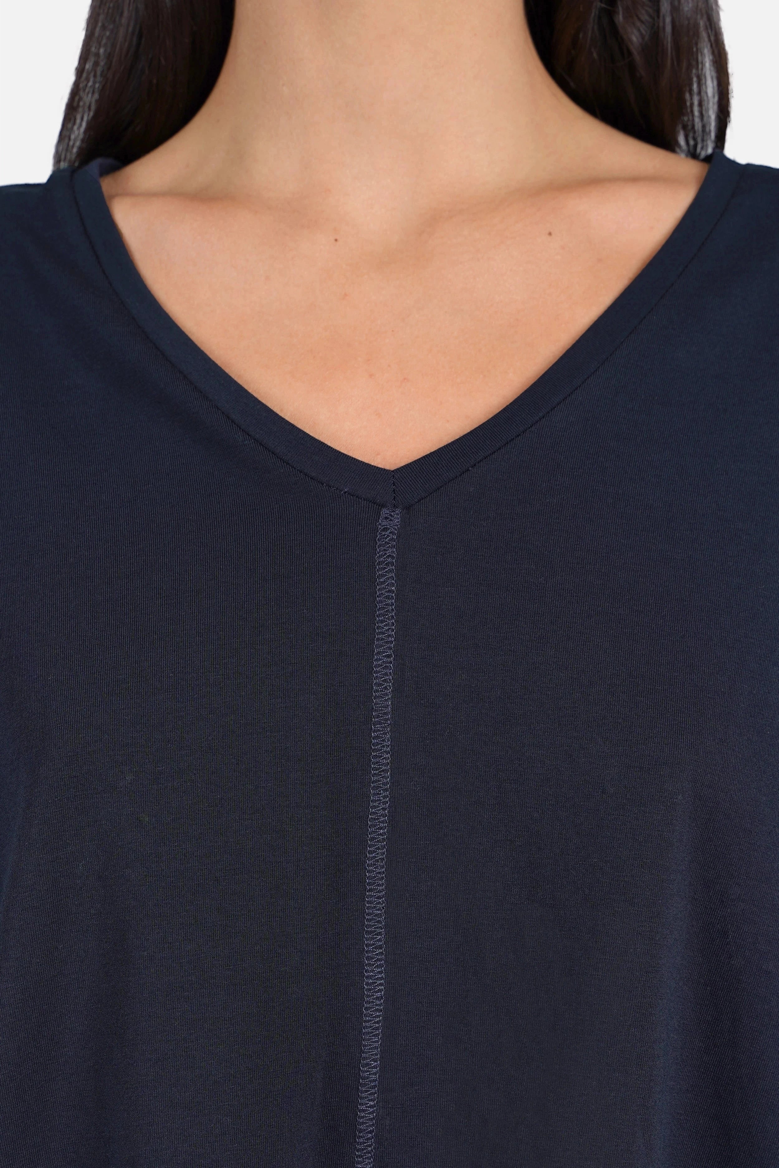 TIDA Blusenshirt Langarm aus hochwertiger Baumwolle mit V-Ausschnitt und offenem Schnittkante-Design