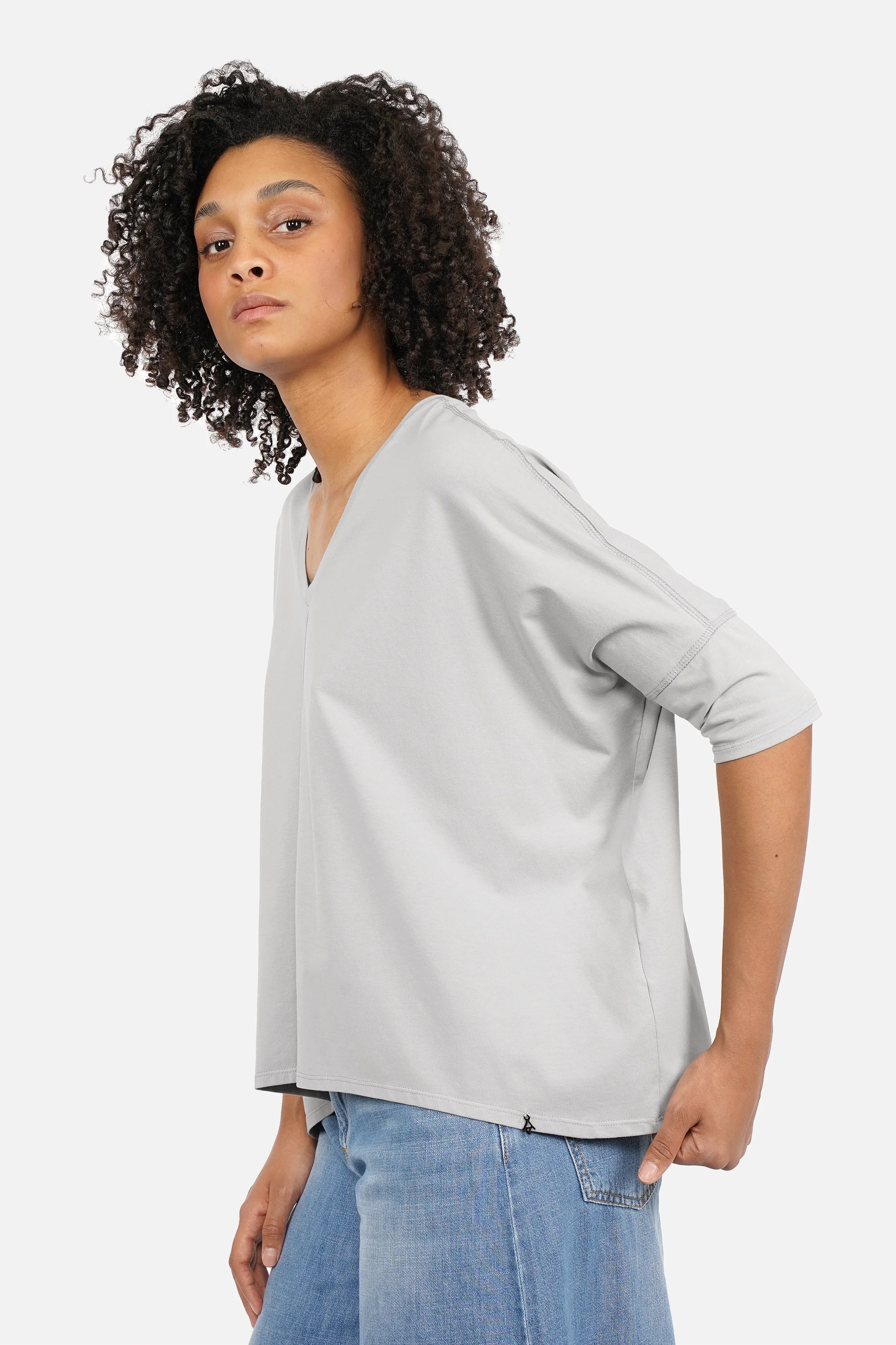 TIDA Blusenshirt lockeres Kurzarmshirt mit V-Ausschnitt und weitem Kastenform-Schnitt aus hochwertiger Baumwolle