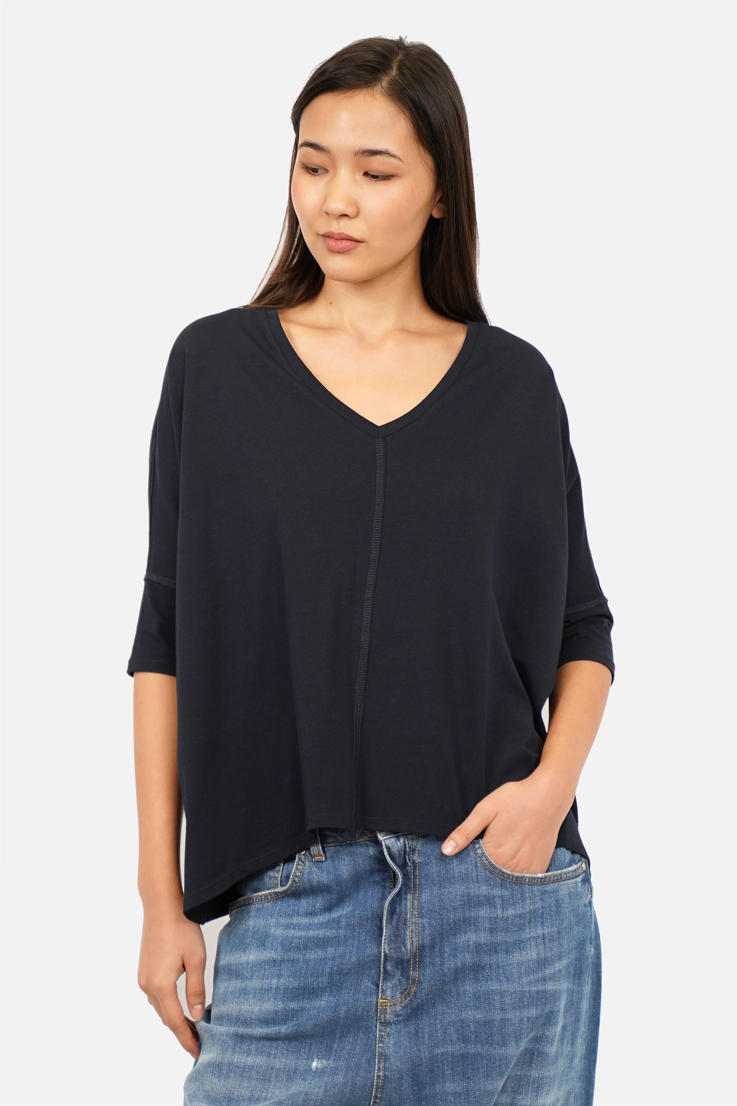 Damen TIDA Blusenshirt mit V-Ausschnitt und lockerem Kastenform-Schnitt aus weicher Baumwolle