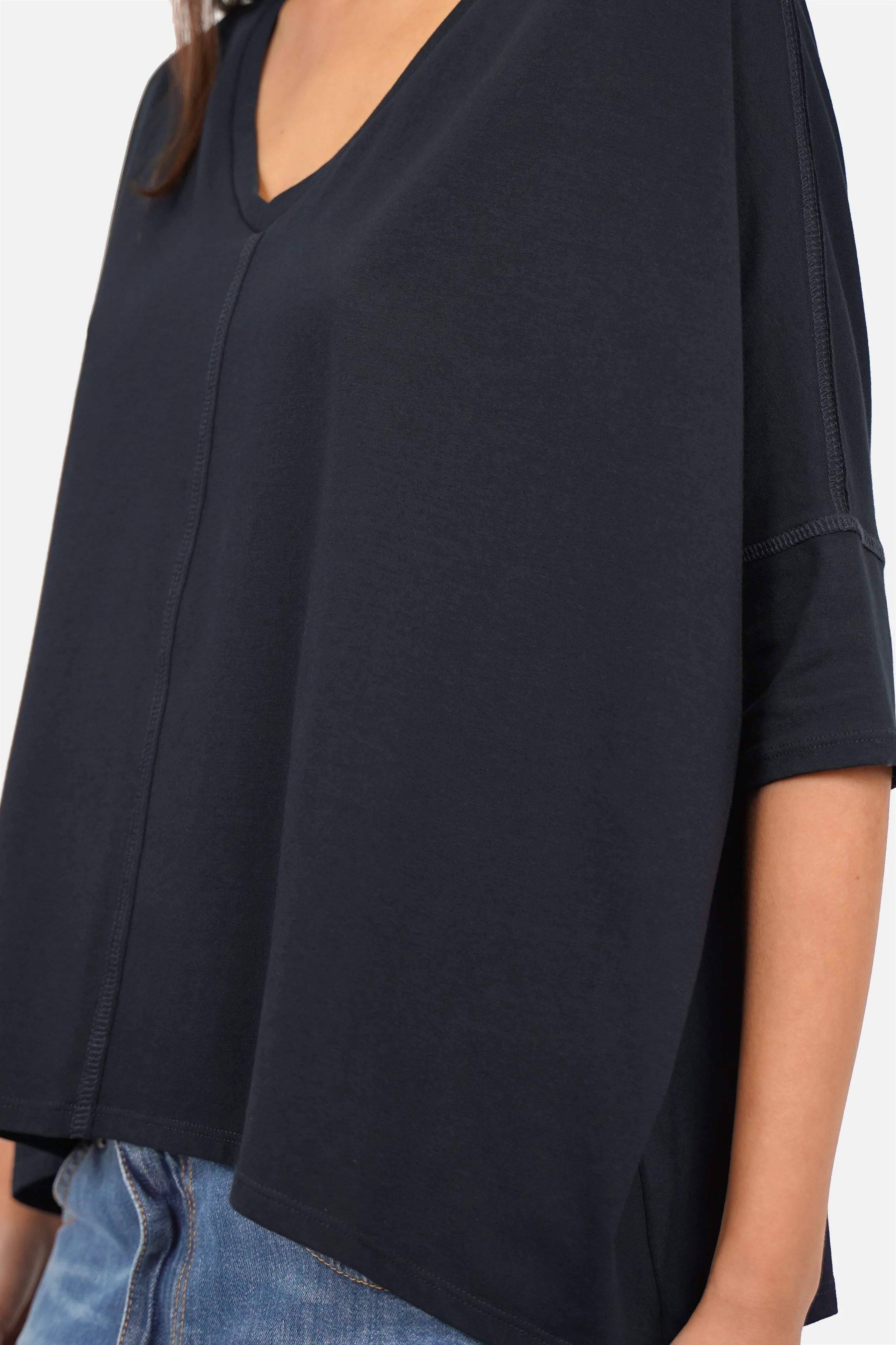 TIDA Blusenshirt Kurzarmshirt mit V-Ausschnitt und weitem Schnitt aus hochwertiger Baumwolle