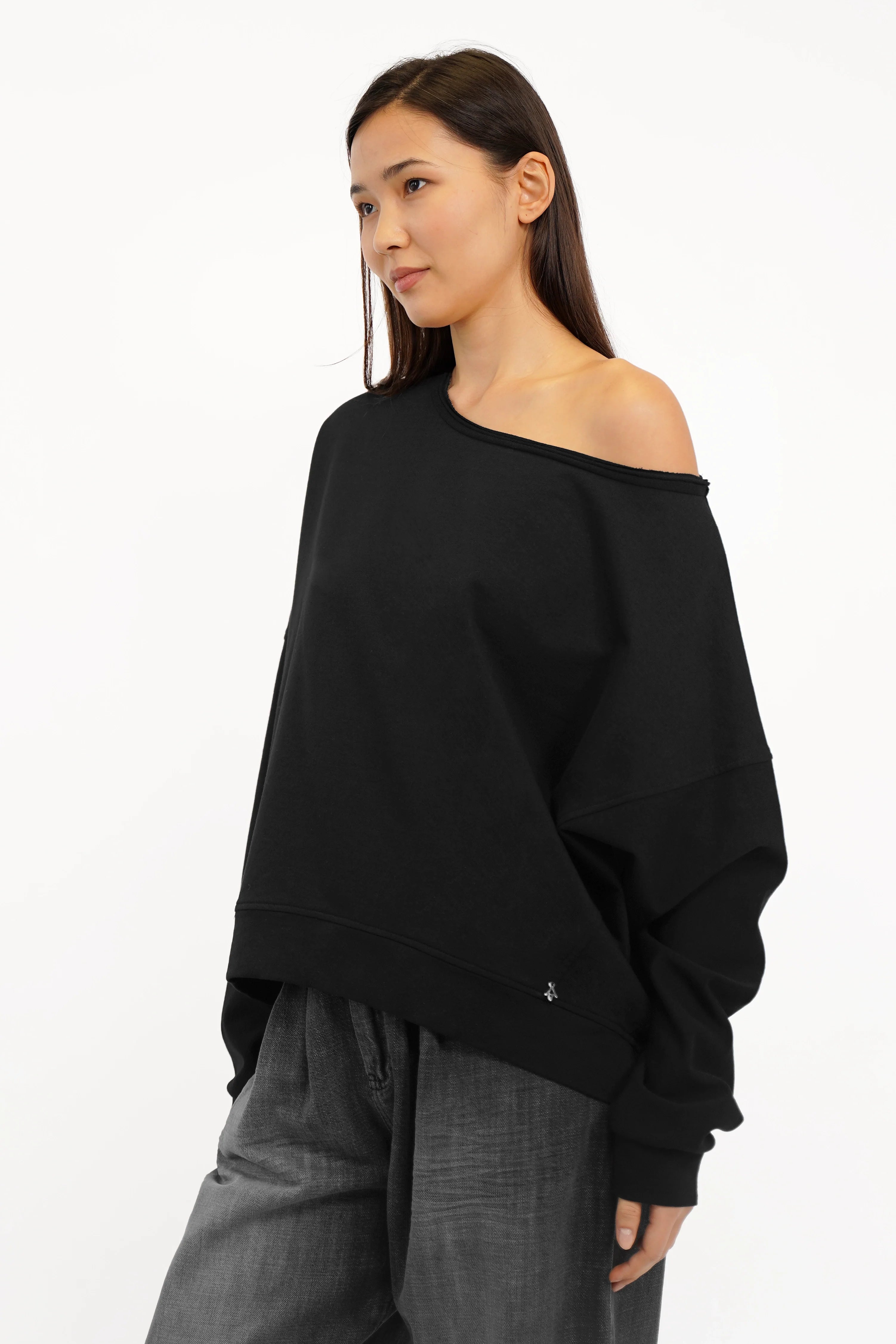 TIMAJ One Shoulder Sweater loose fit with wide neckline and extended sleeves in soft sweat fabric