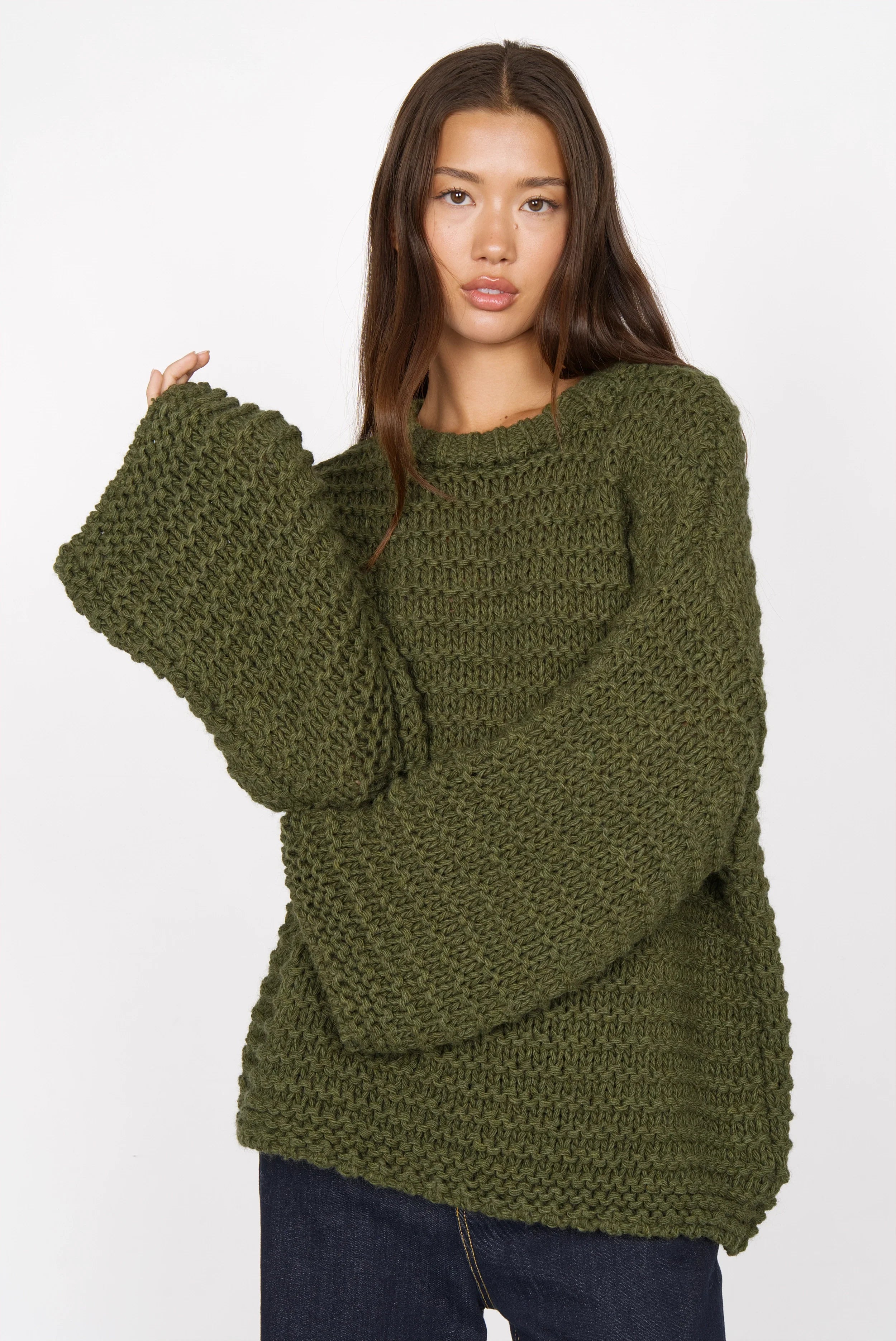 Damen Oversized Pullover mit Grobstrick im Chunky-Knit-Look, rundem Ausschnitt, kastiger Form und überschnittenen Schultern in Olivgrün