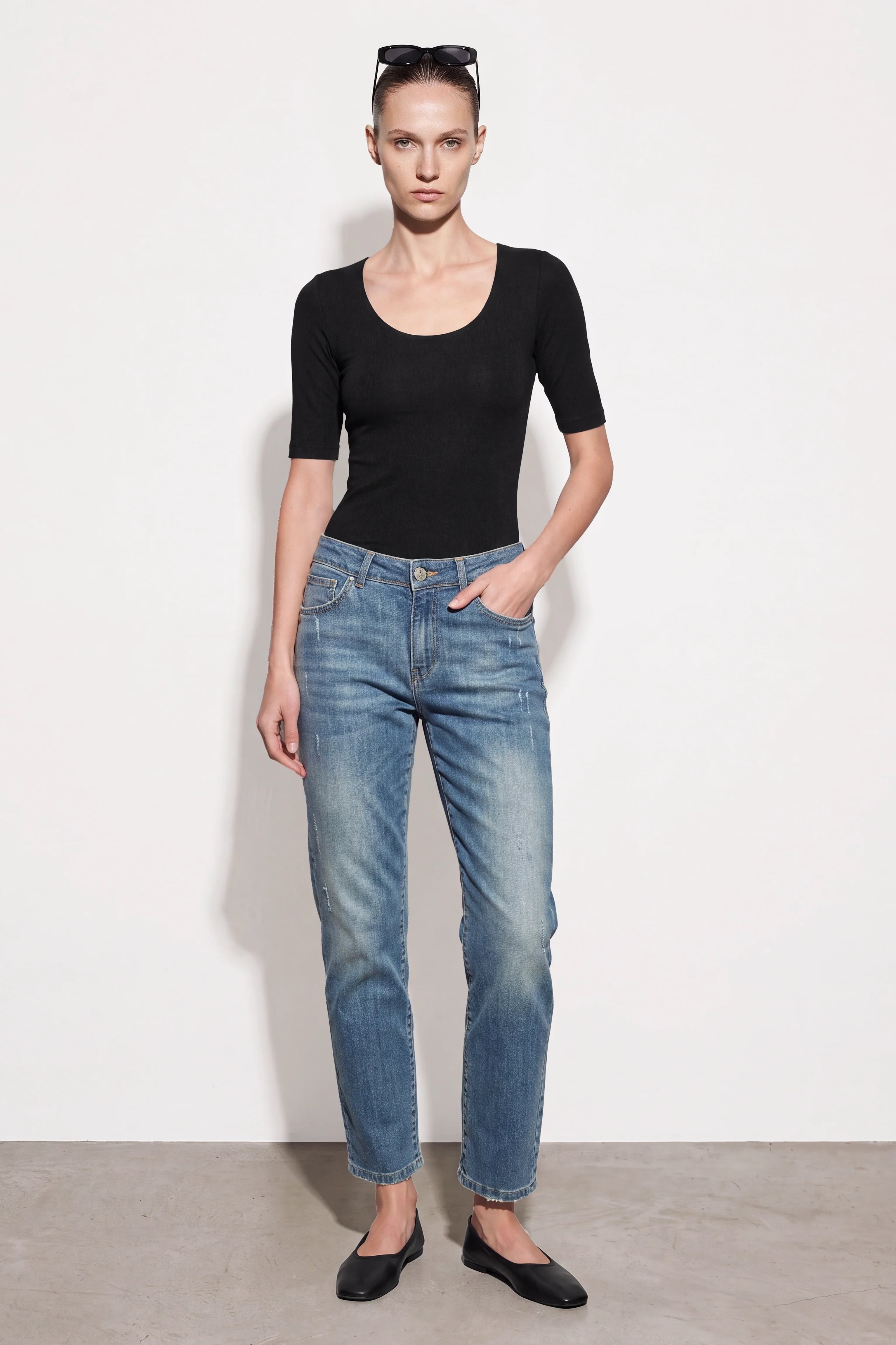 VESTRA Slim Jeans aus weichem elastischem Denim mit dezenter Used-Waschung und Slim Fit