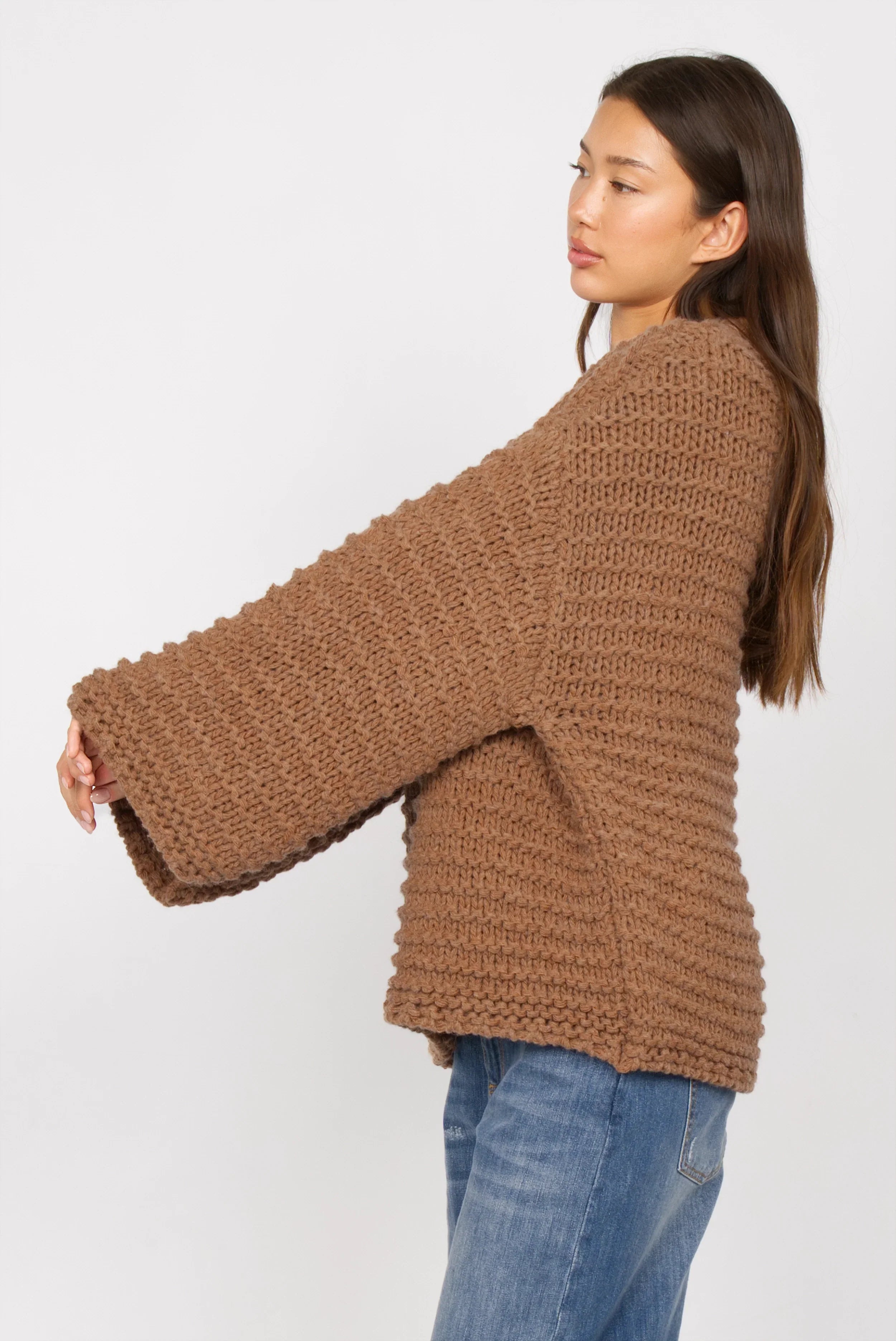 VAILE oversized chunky knit brown pullover with round neckline and wide sleeves on female model