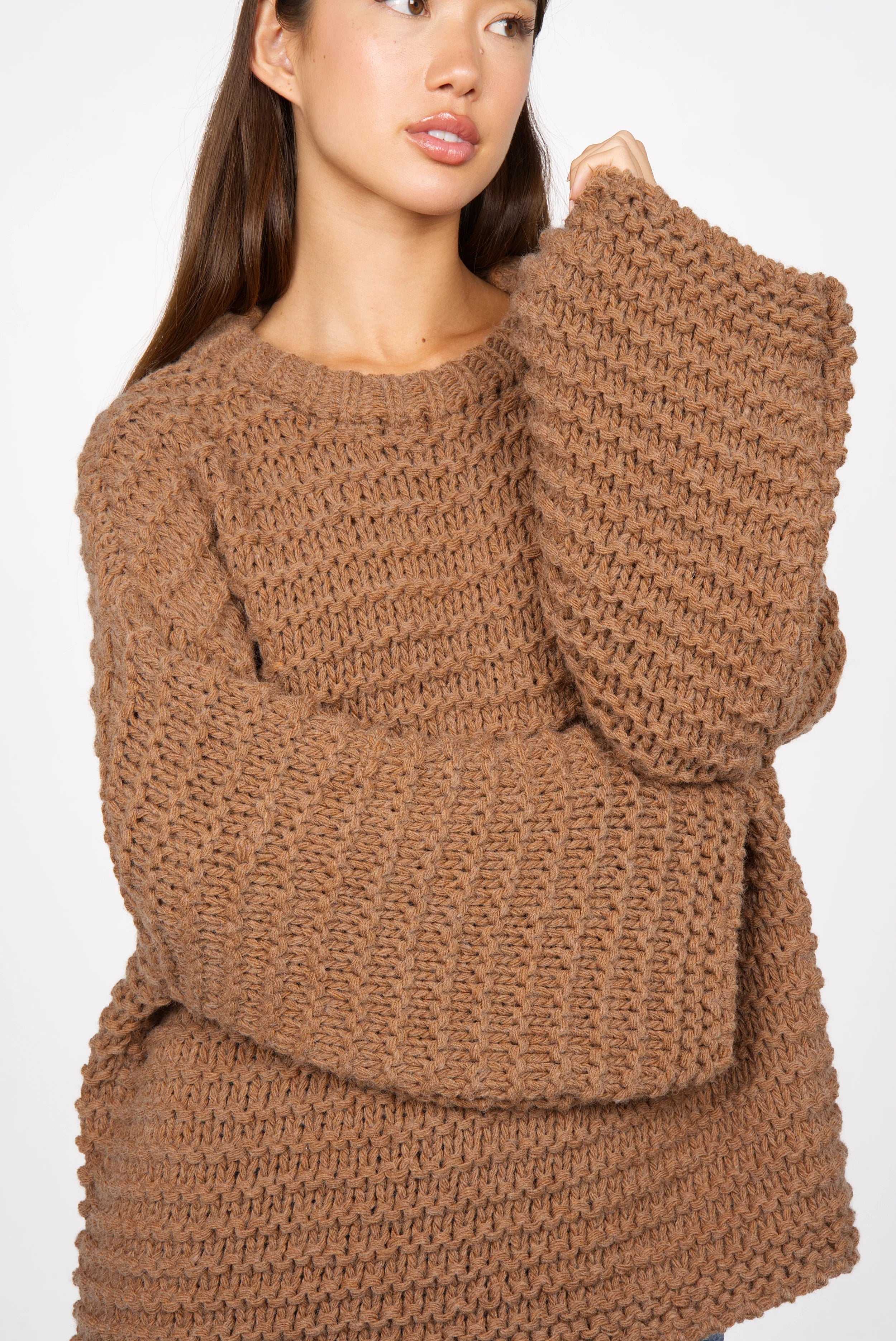 VAILE Oversized Grobstrick Pullover in braun mit Rundhalsausschnitt und grobem Chunky-Knit-Look