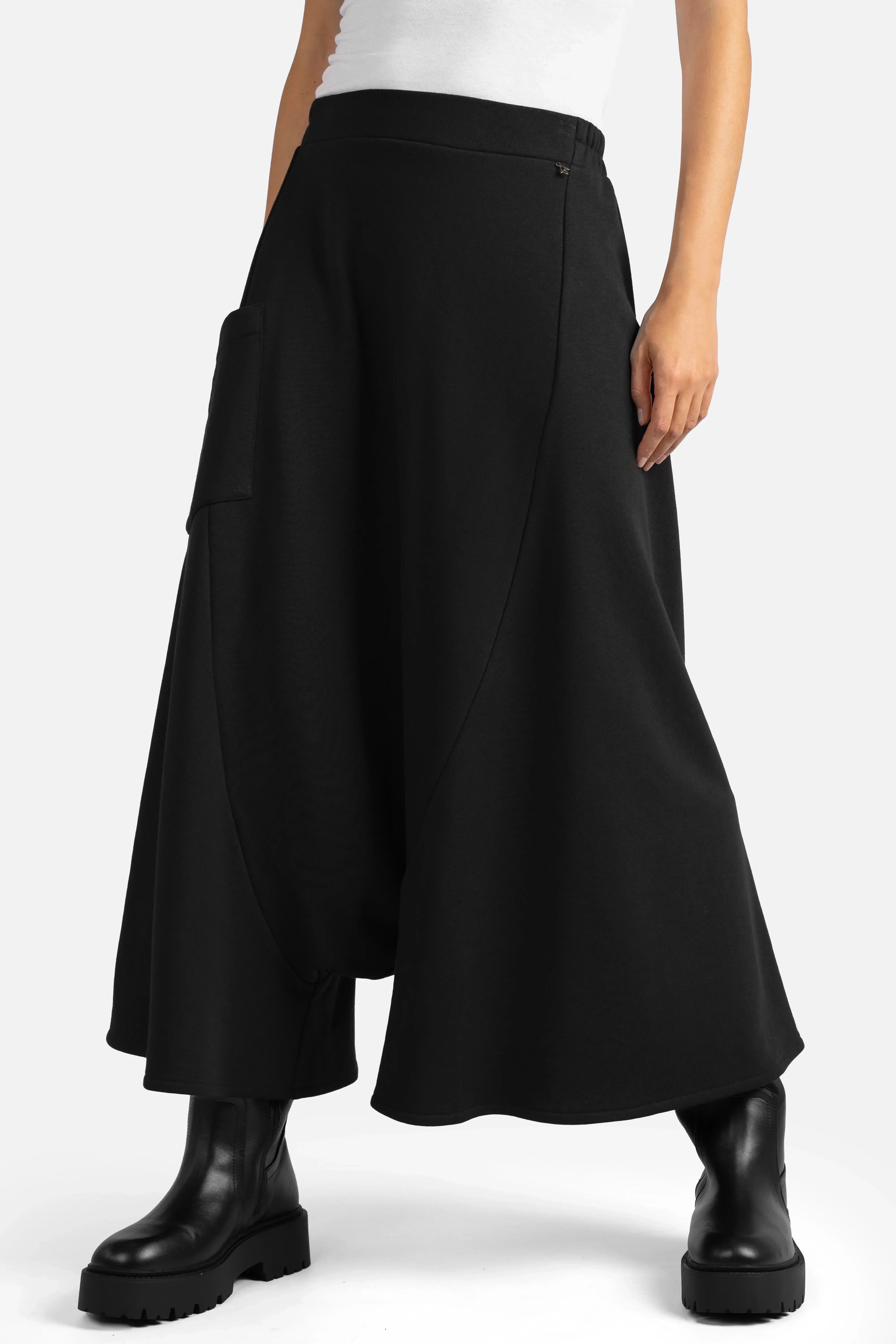 VISLA Hosenrock aus Sweatstoff mit weiter Passform und asymmetrischer Tasche