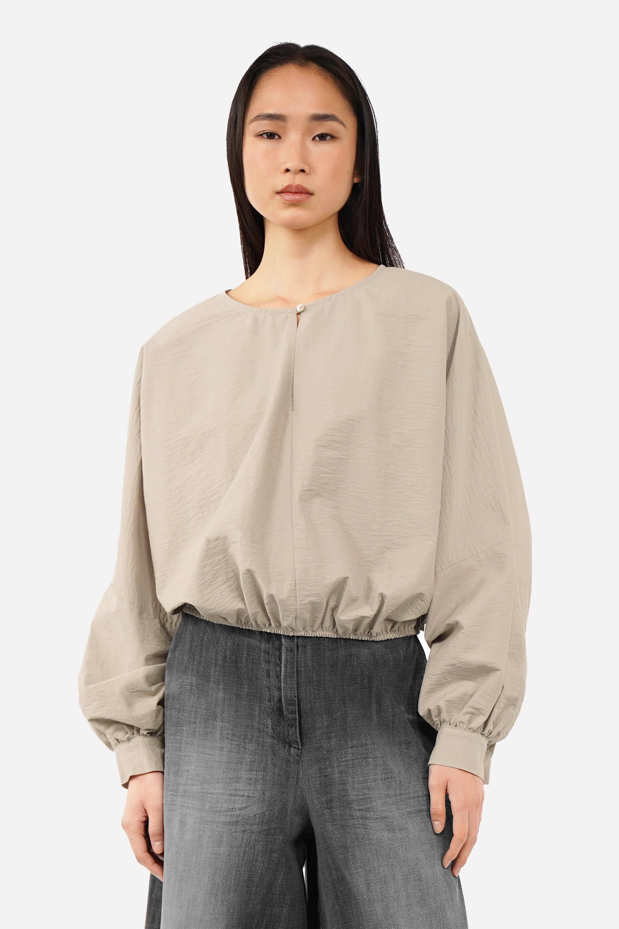 Crinkle Bluse mit Ballonärmeln und Rundhalsausschnitt aus Baumwoll-Mix in Loose Fit und Cropped-Länge