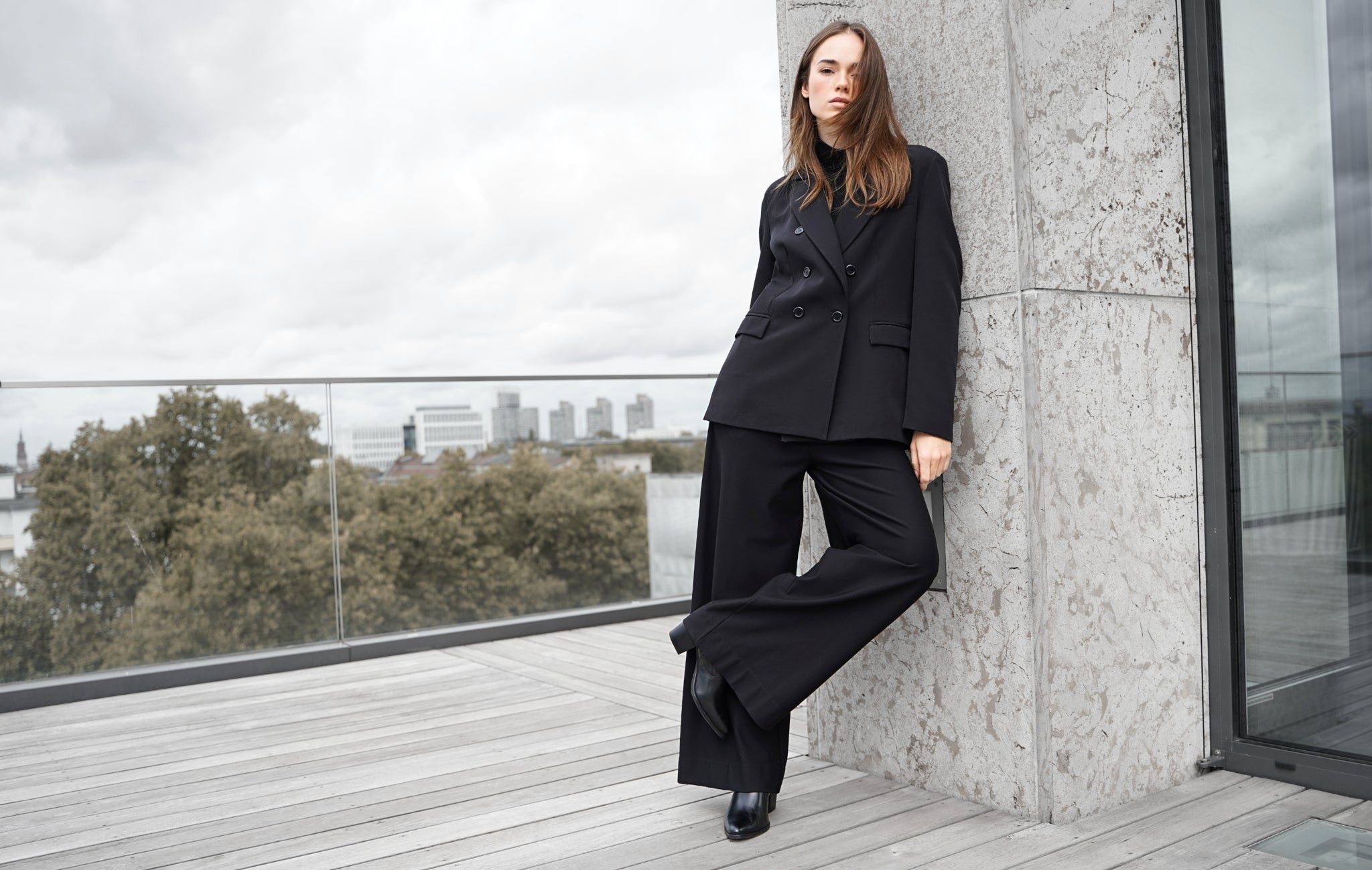 Timeless Black