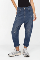 JEANY Baggy Jeans in mittelblauer Used-Waschung mit lockerem Sitz und tiefem Schritt