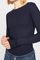 BETTIE Longsleeve Feinstrick Rippstruktur Slim Fit mit extra langen Ärmeln in Dunkelblau