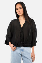 ADALYN Semitransparente Bluse mit V-Ausschnitt, Stehkragen und semitransparentem Material