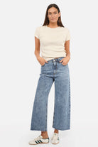 Damen Ankle Straight Jeans in Marble-Blue mit offenem Saum, High Waist und Five-Pocket-Design