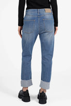 ALVA Boyfriend-Jeans mit Umschlag und Destroyed-Optik, mittelhoher Bund, relaxed Fit, Raw-Cut Saum, italienisch handgefertigt.